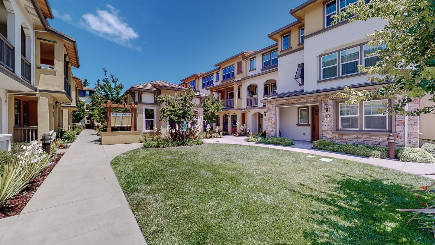 Neighborhood Neighborhood-4