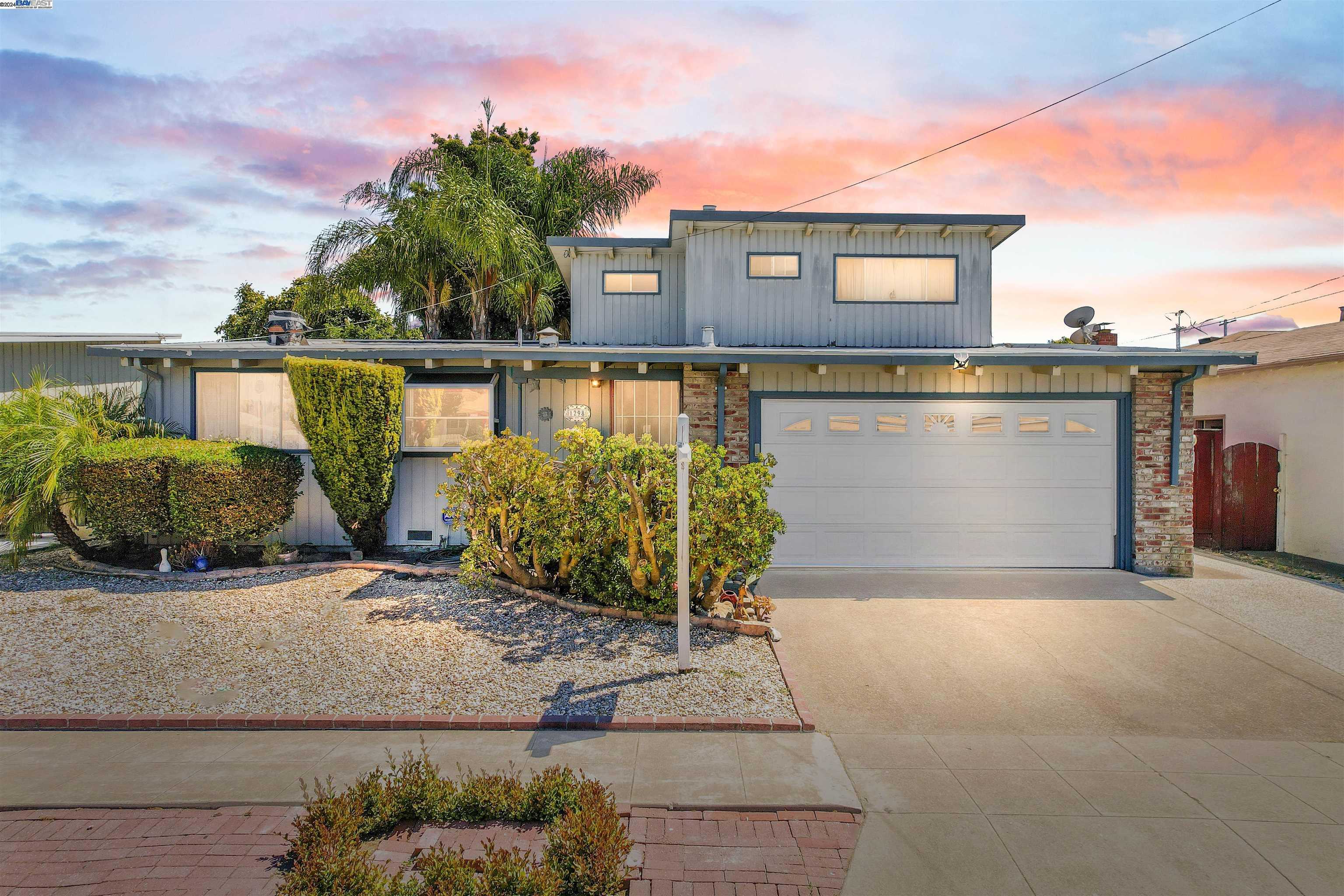 Neighborhood Neighborhood-8