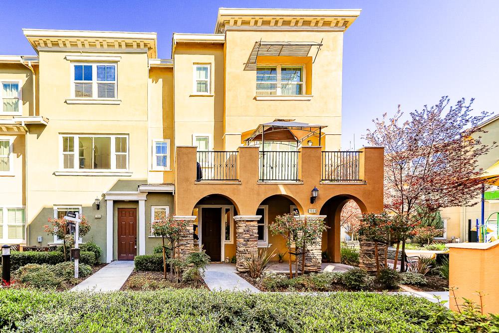 Neighborhood Neighborhood-1