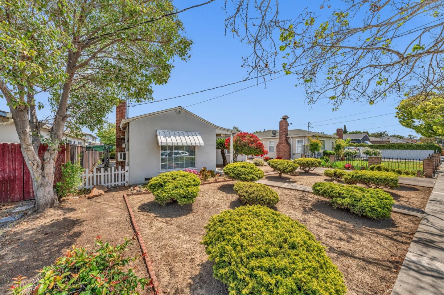 Neighborhood Neighborhood-8