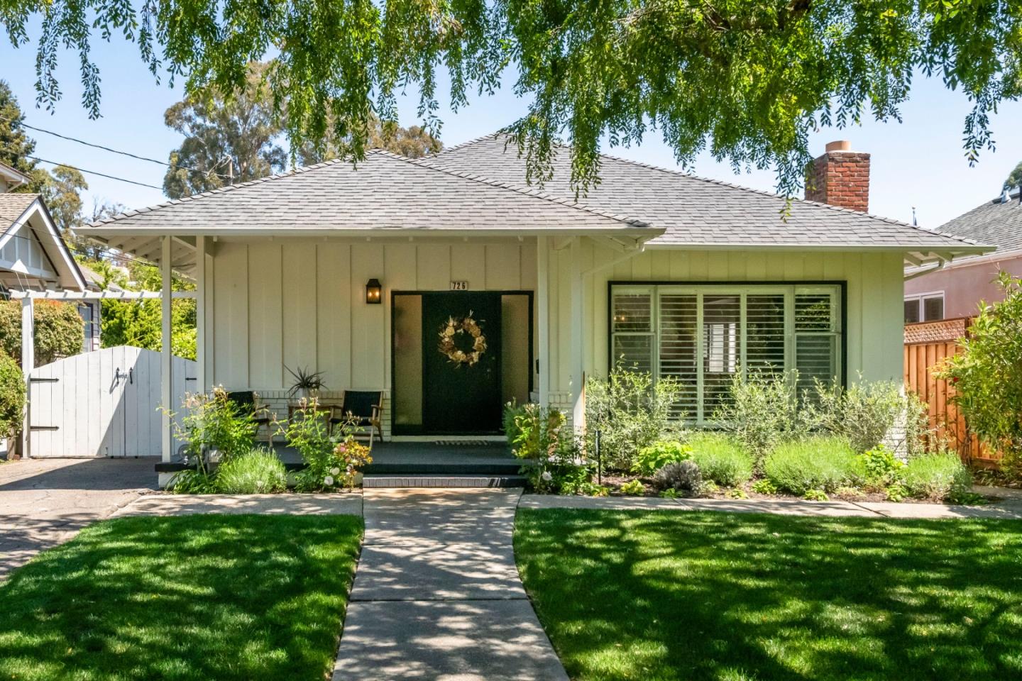 Neighborhood Neighborhood-8