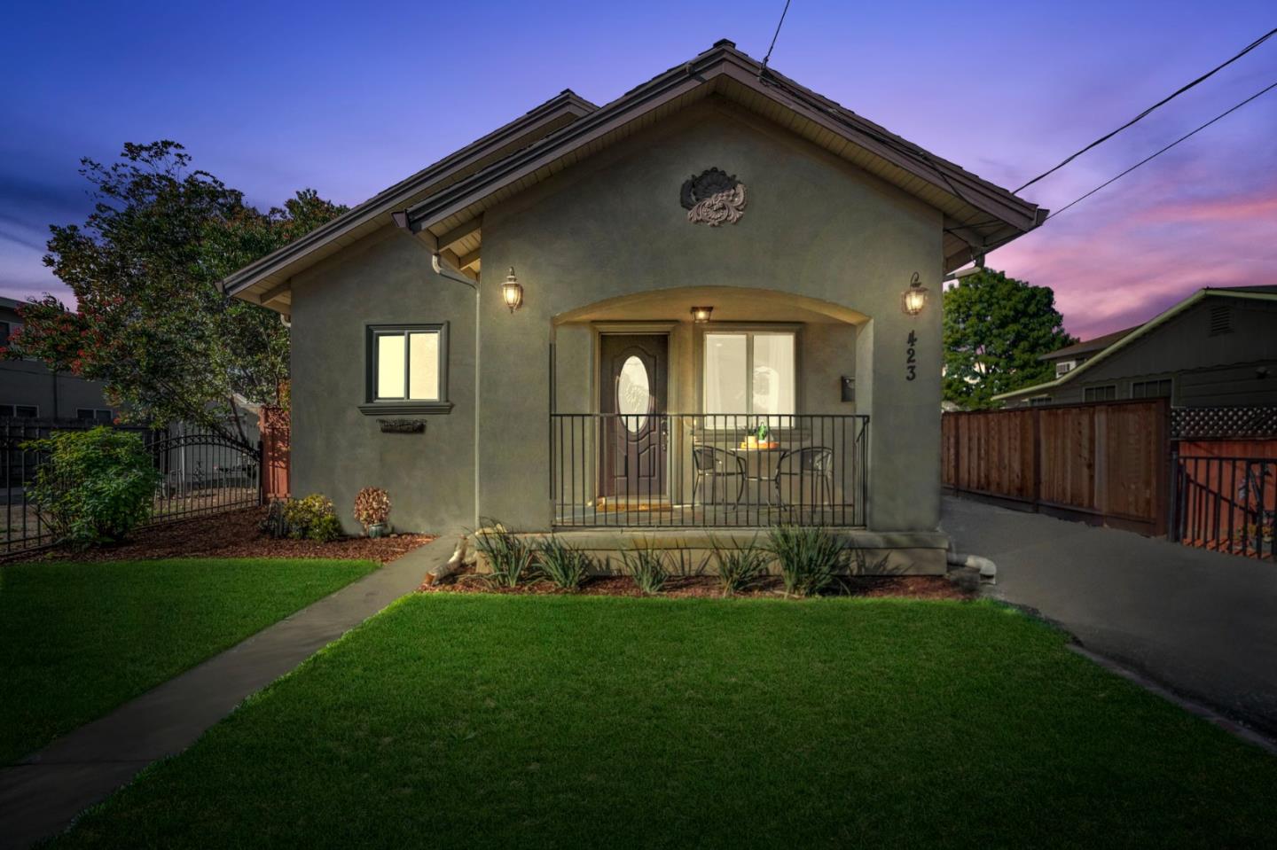 Neighborhood Neighborhood-40