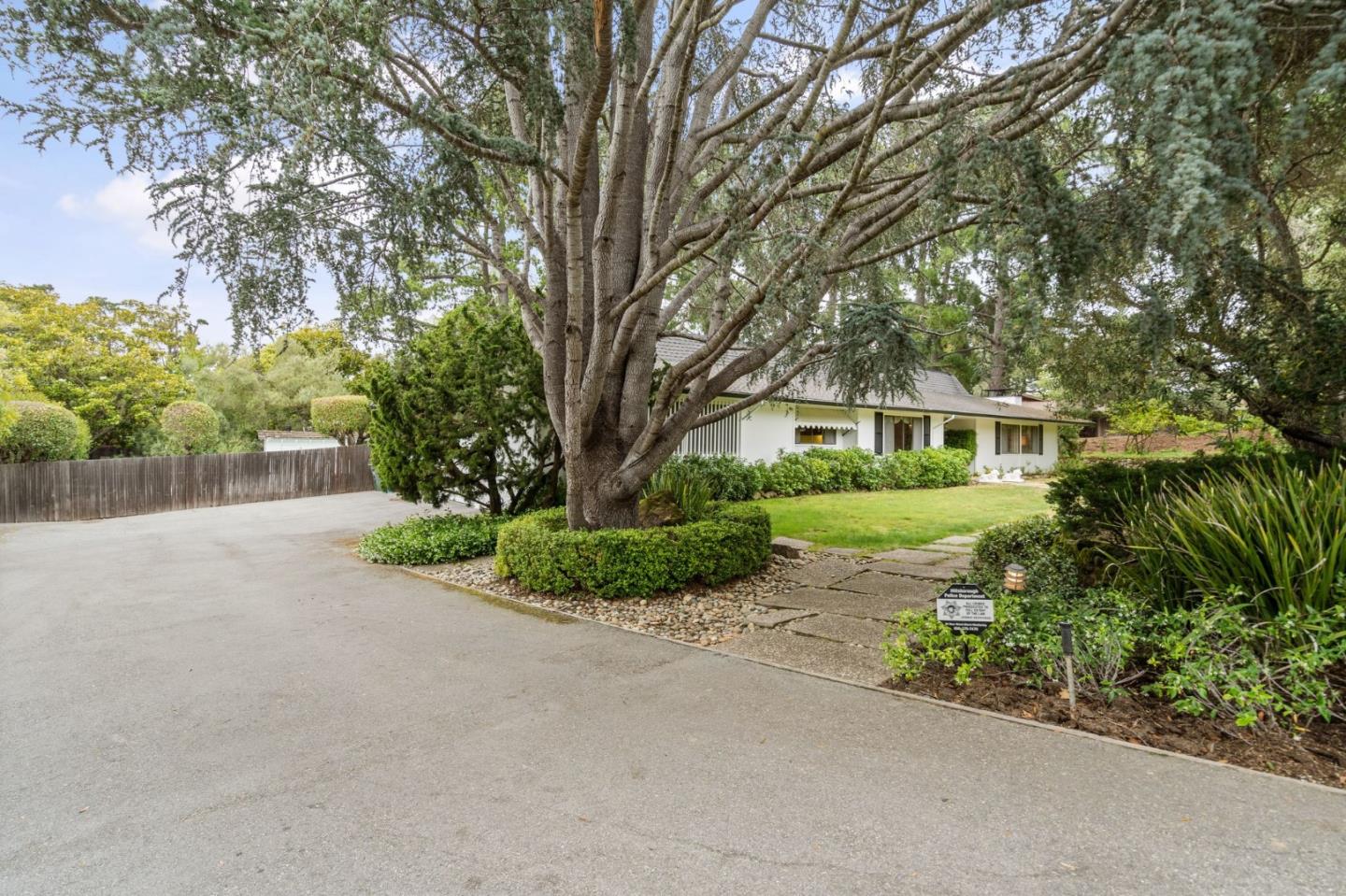 Neighborhood Neighborhood-36