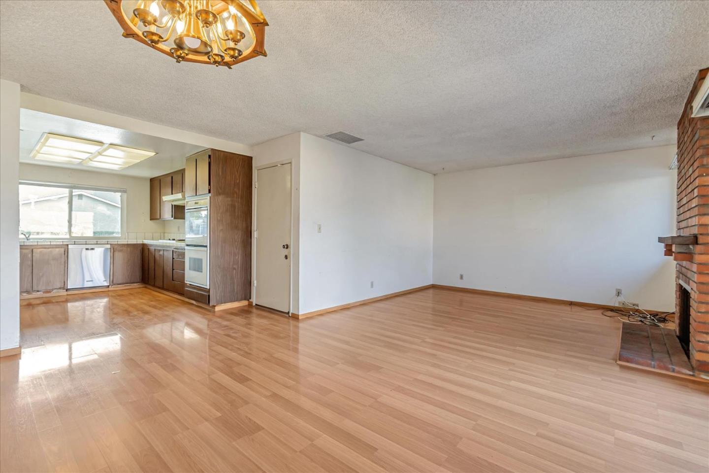 Neighborhood Neighborhood-4