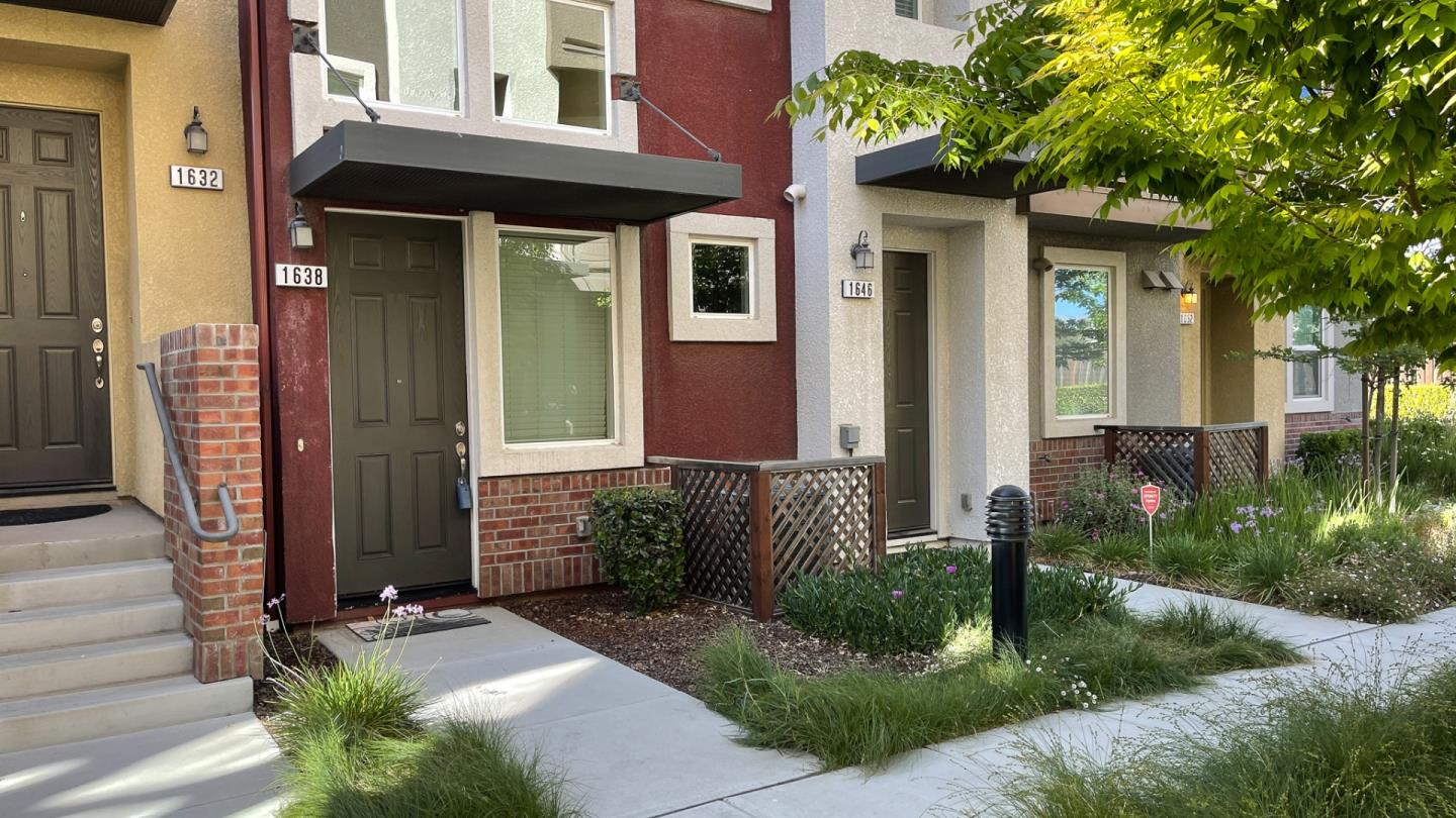 Neighborhood Neighborhood-20