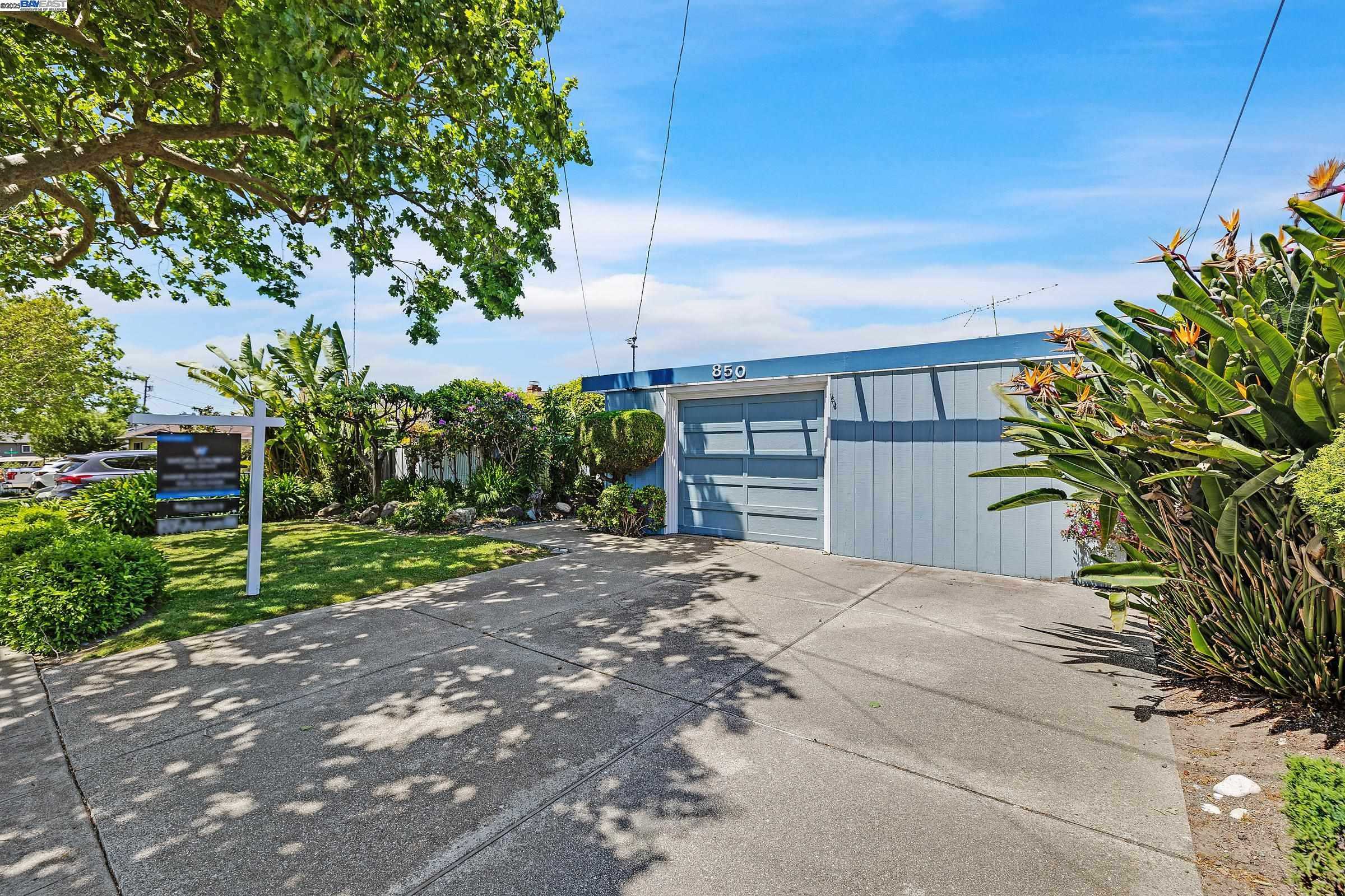 Neighborhood Neighborhood-18