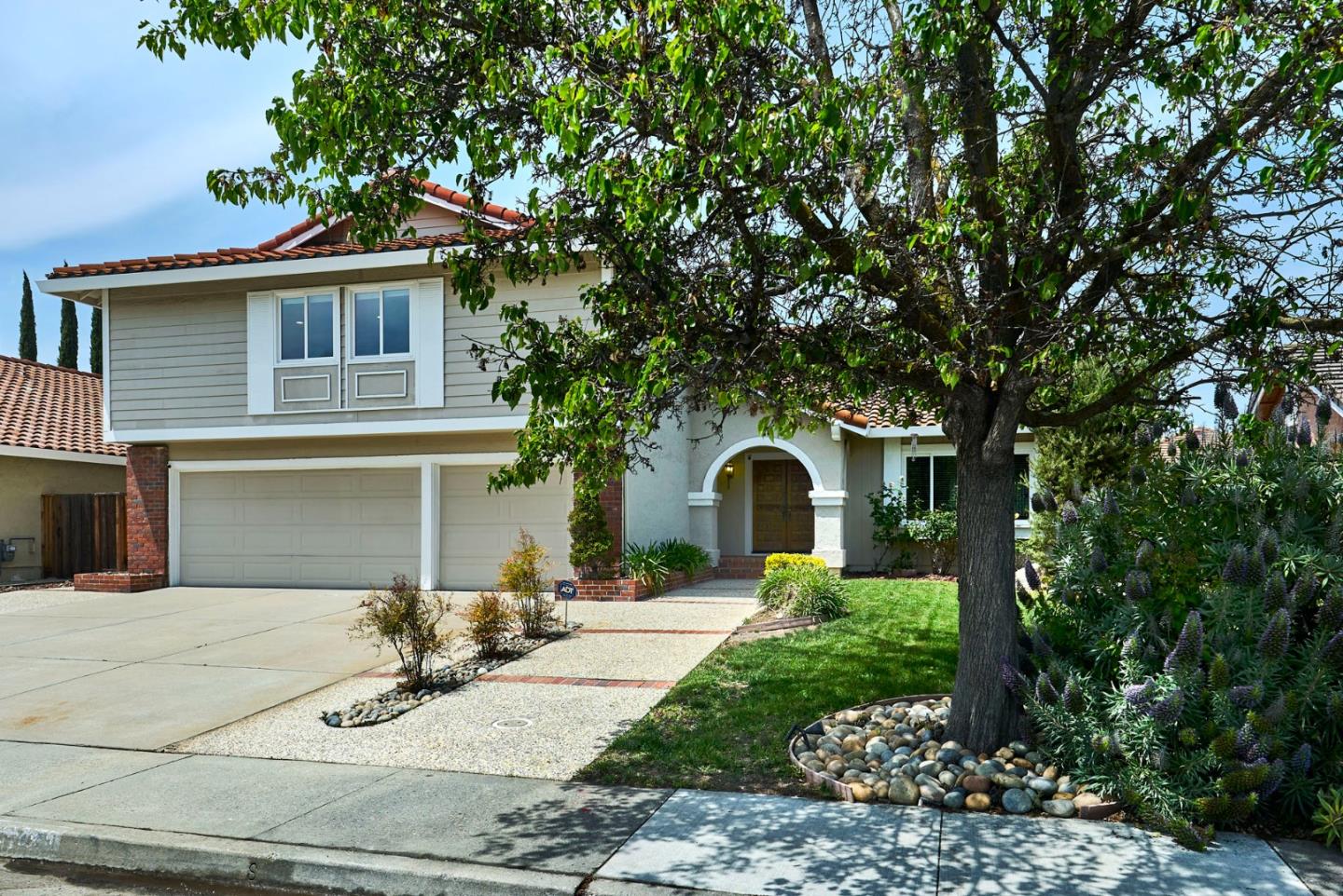 Neighborhood Neighborhood-22