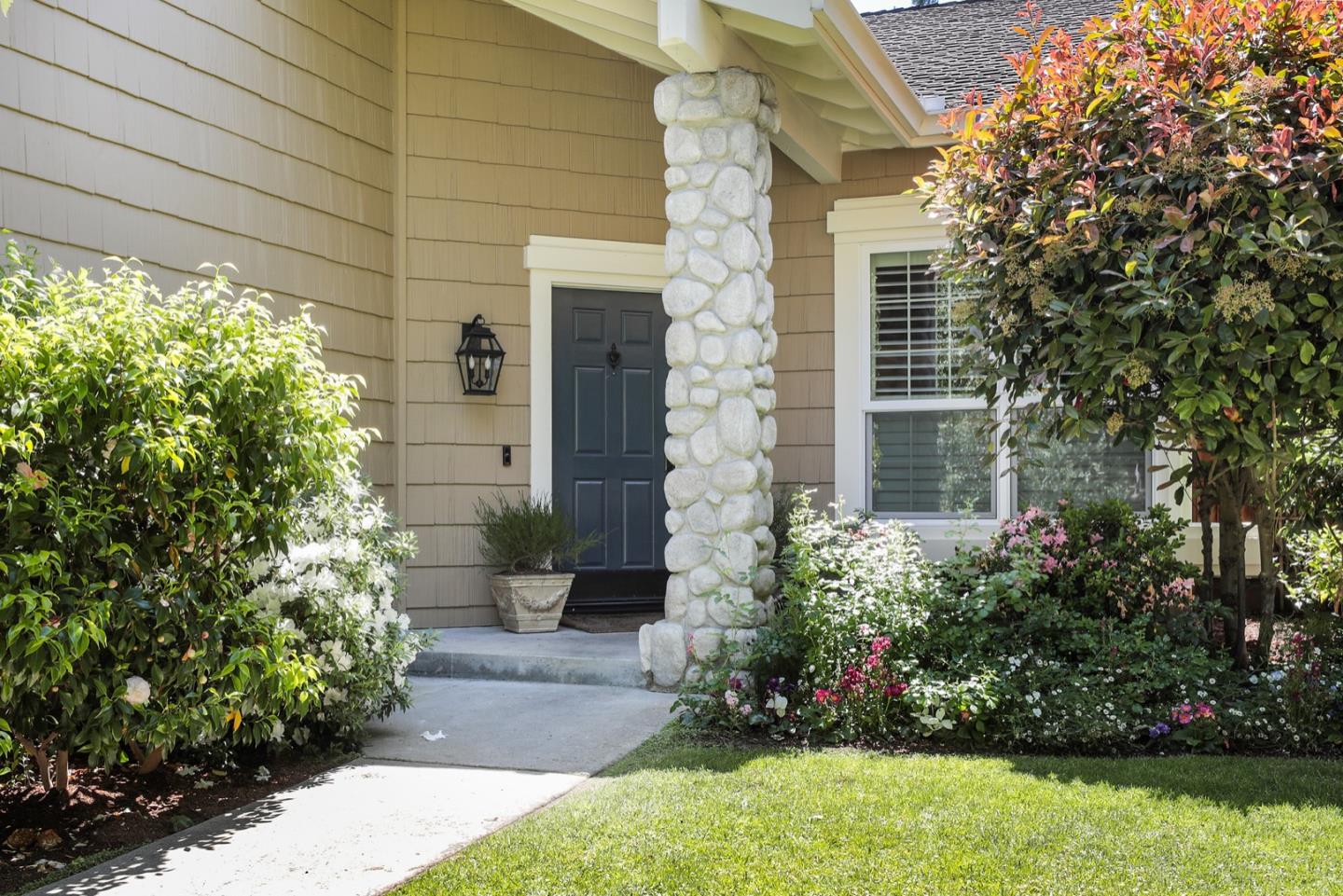 Neighborhood Neighborhood-25