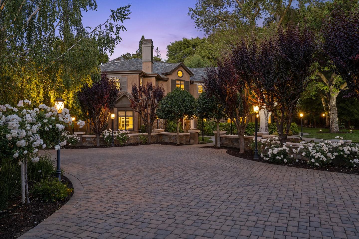 Neighborhood Neighborhood-31