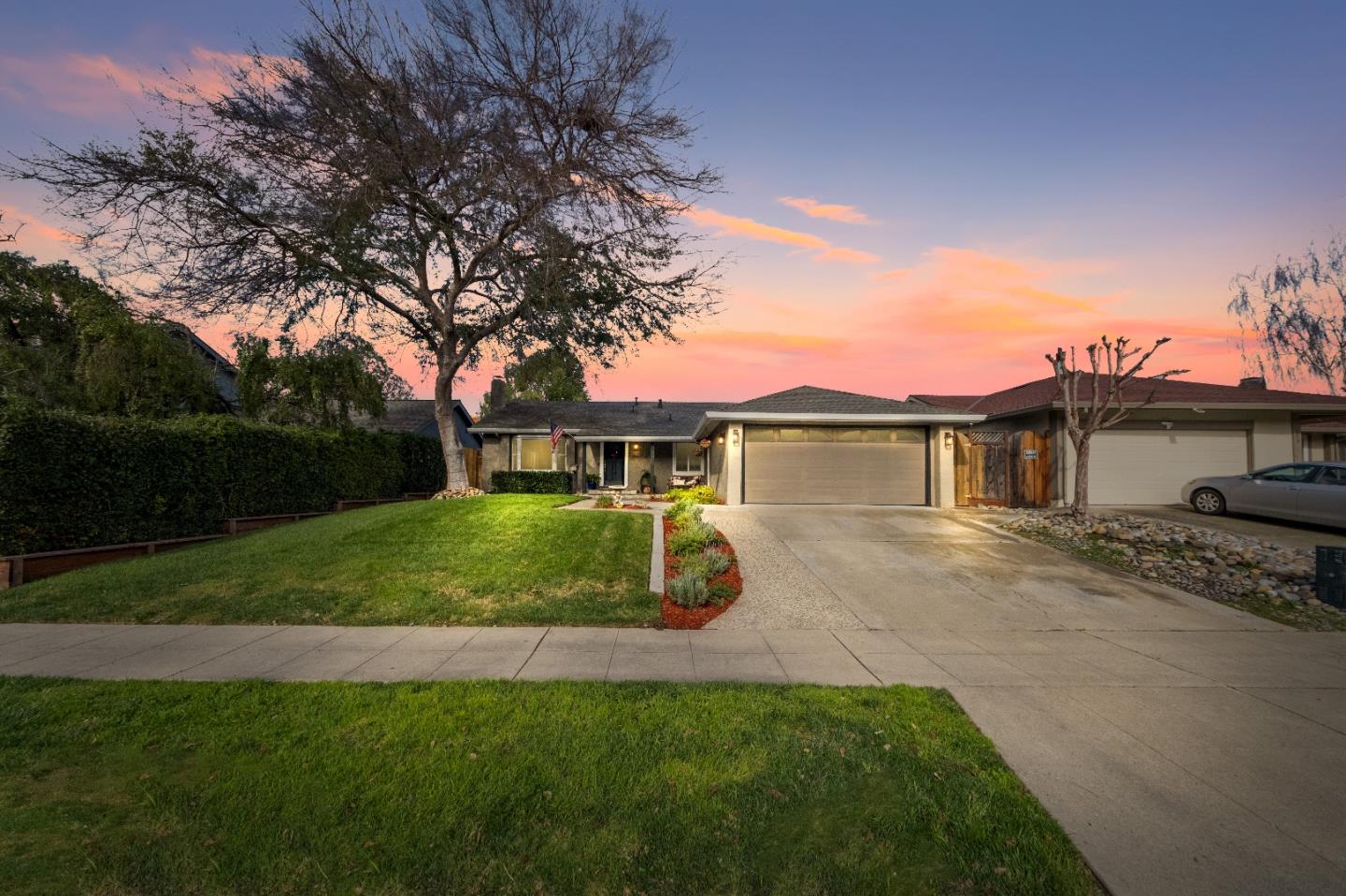 Neighborhood Neighborhood-23