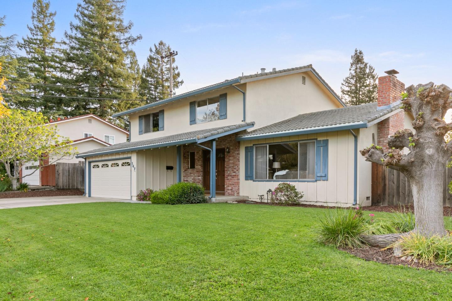 Neighborhood Neighborhood-28