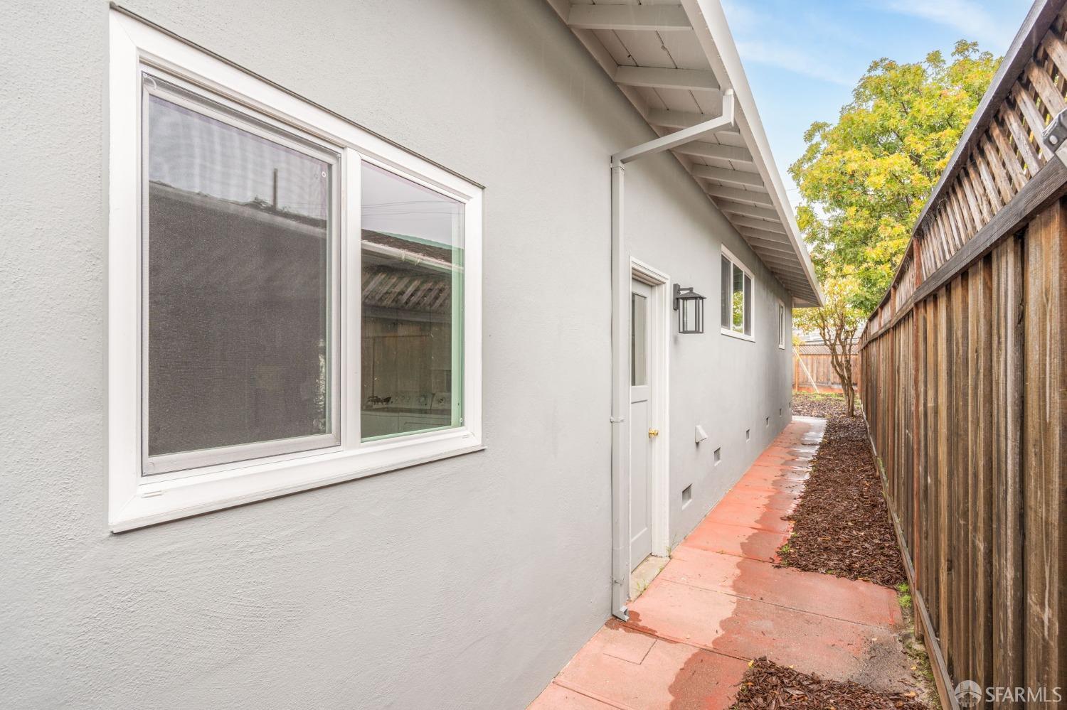 Neighborhood Neighborhood-114