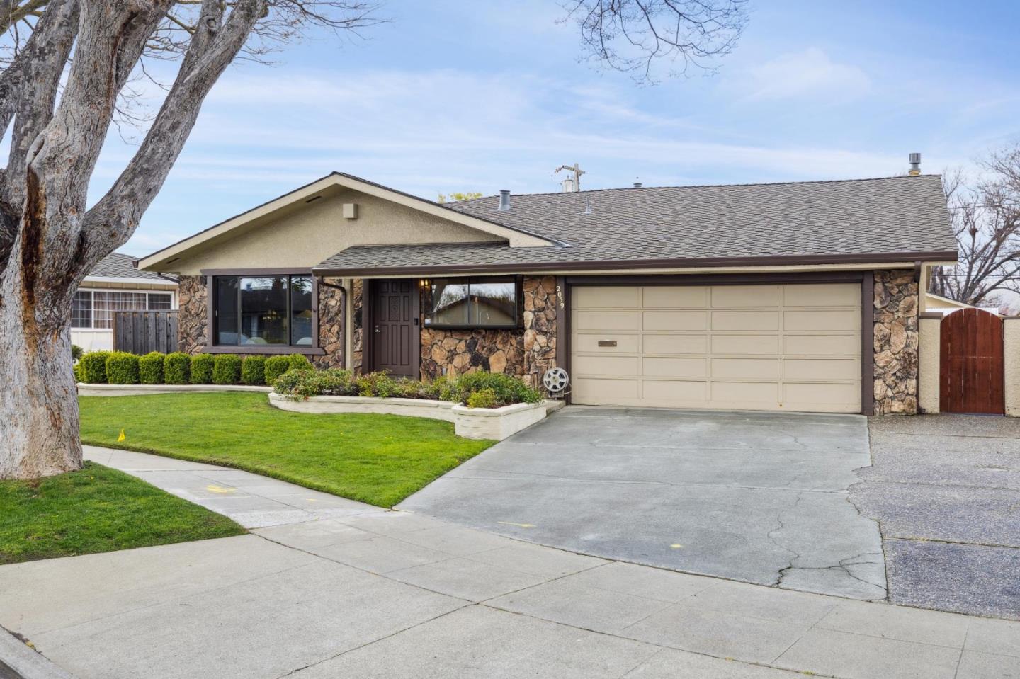 Neighborhood Neighborhood-4