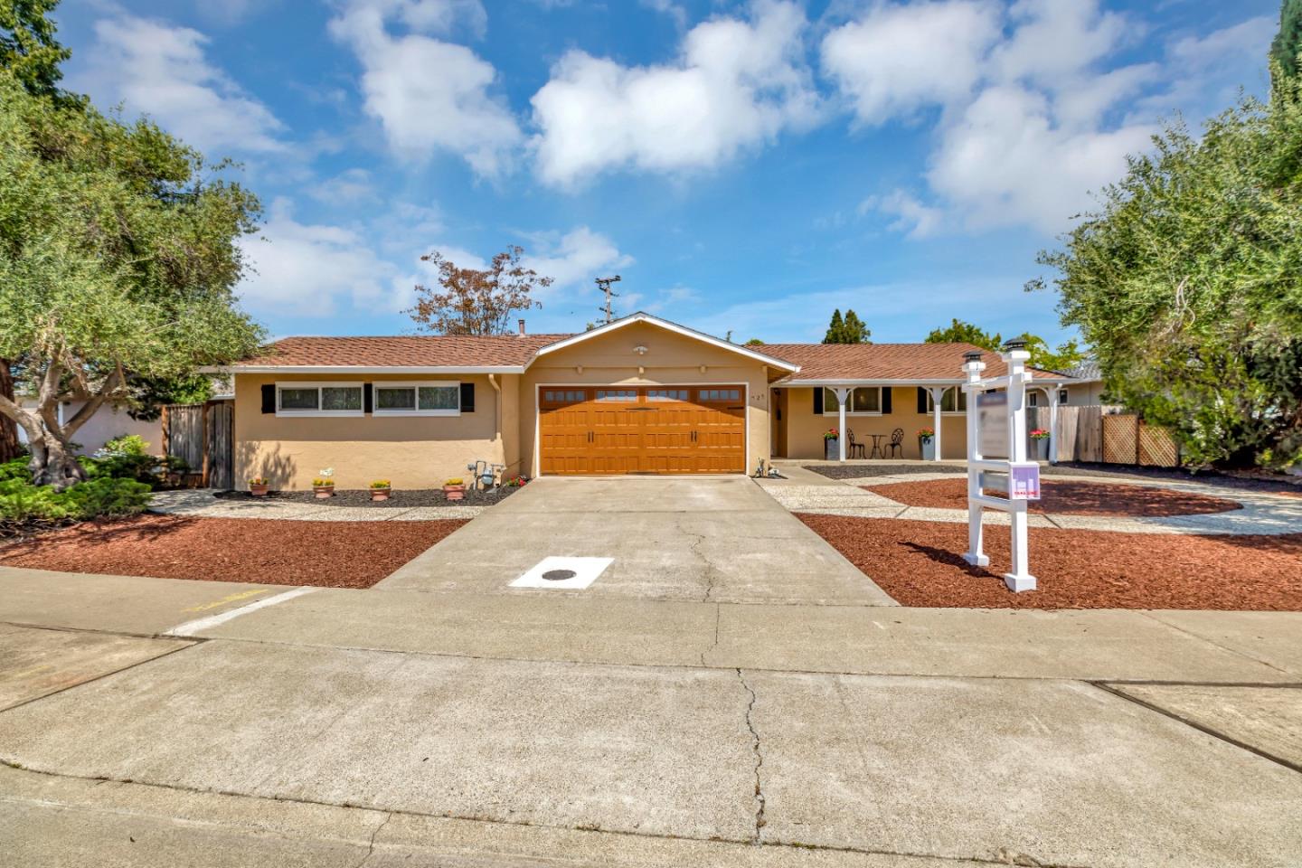 Neighborhood Neighborhood-93