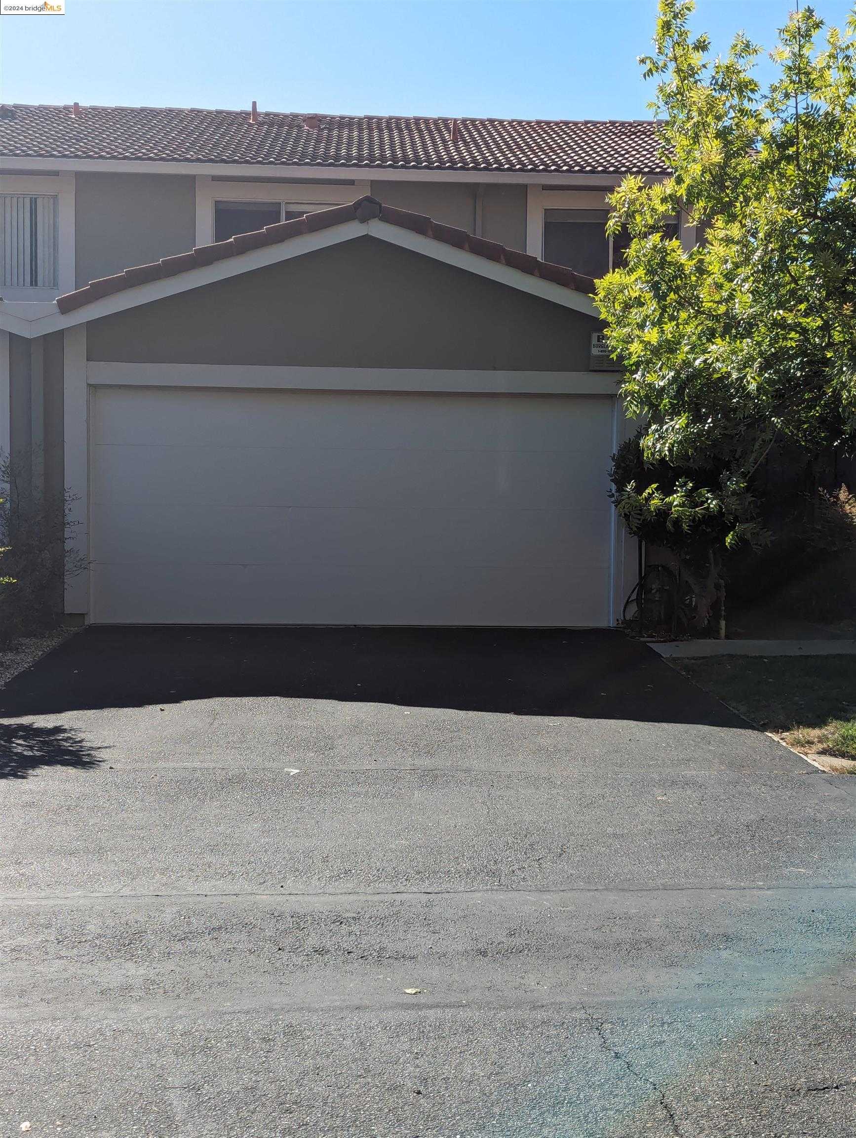 Neighborhood Neighborhood-20