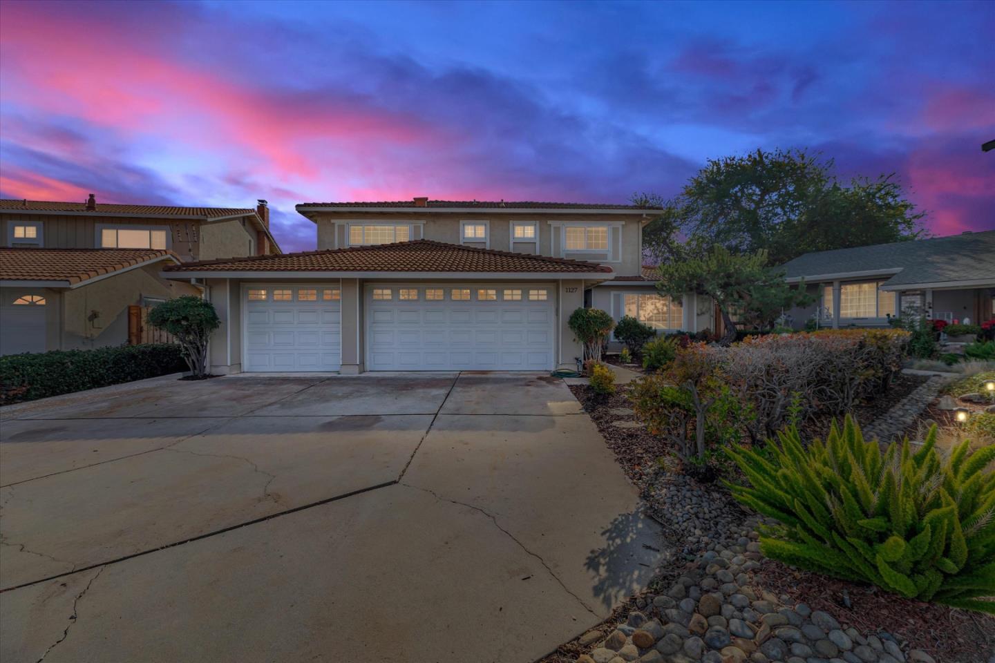 Neighborhood Neighborhood-5