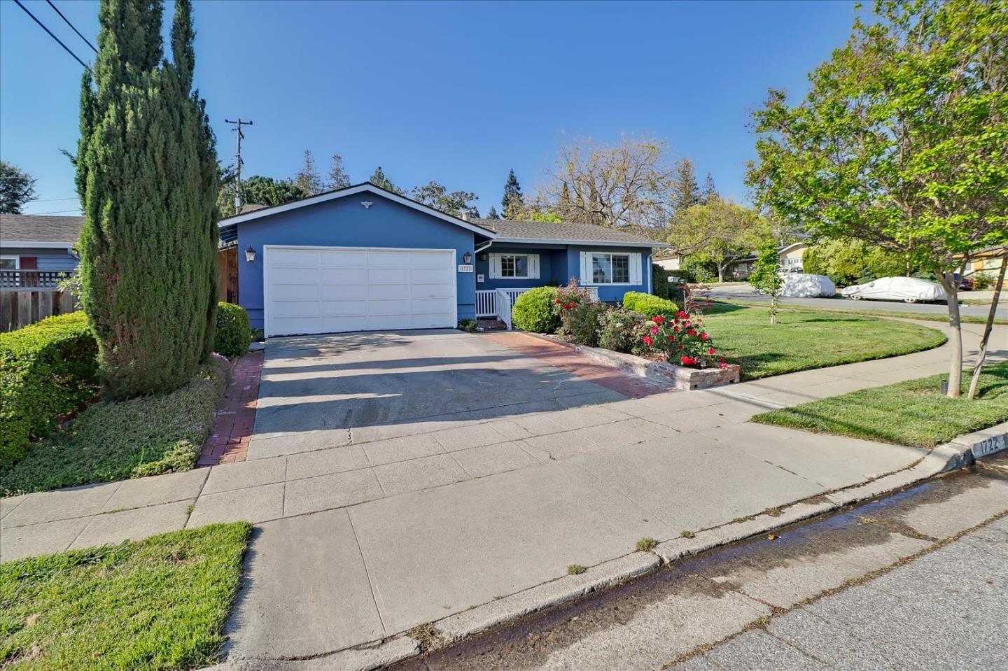 Neighborhood Neighborhood-190