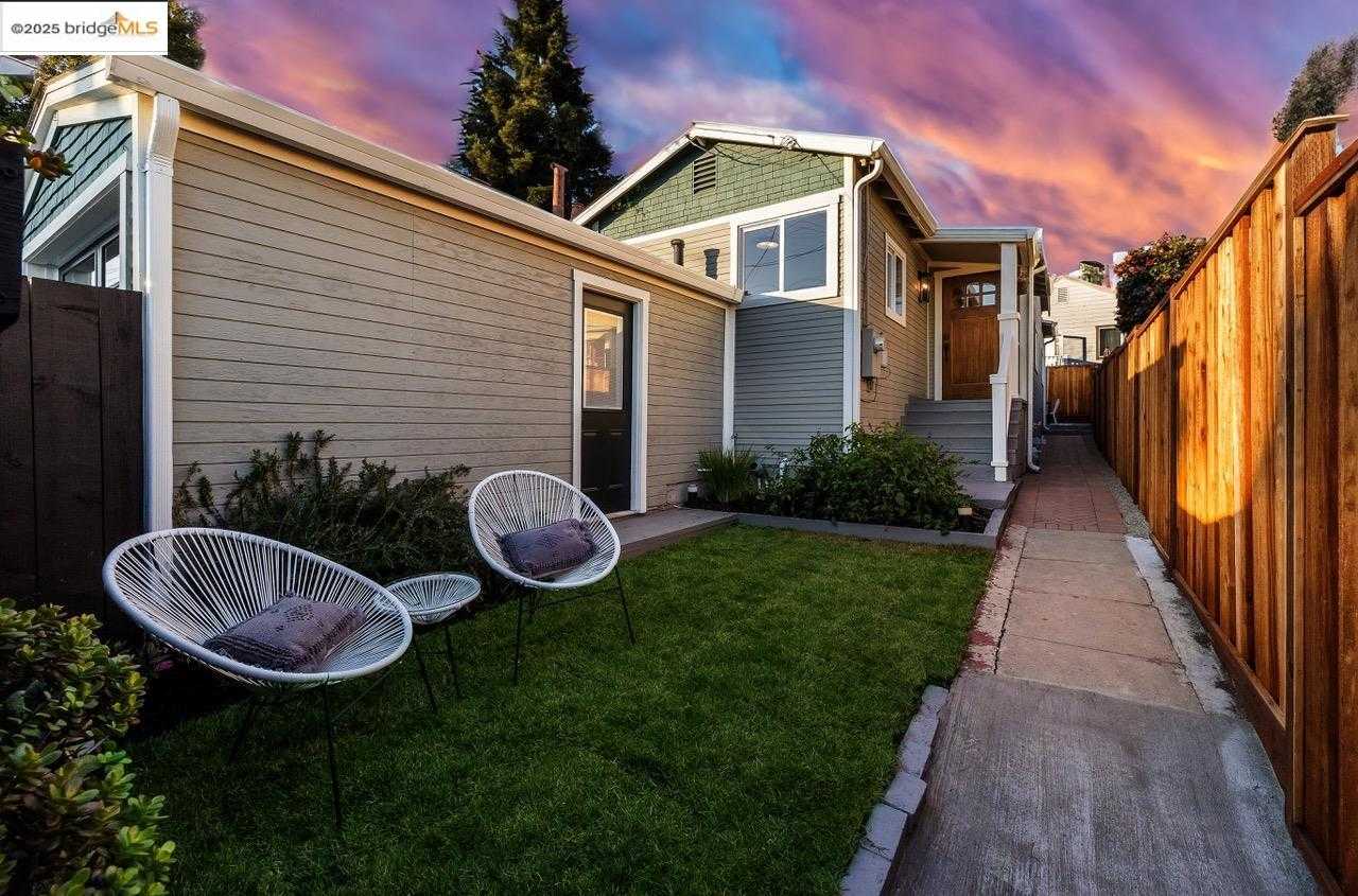 Neighborhood Neighborhood-3