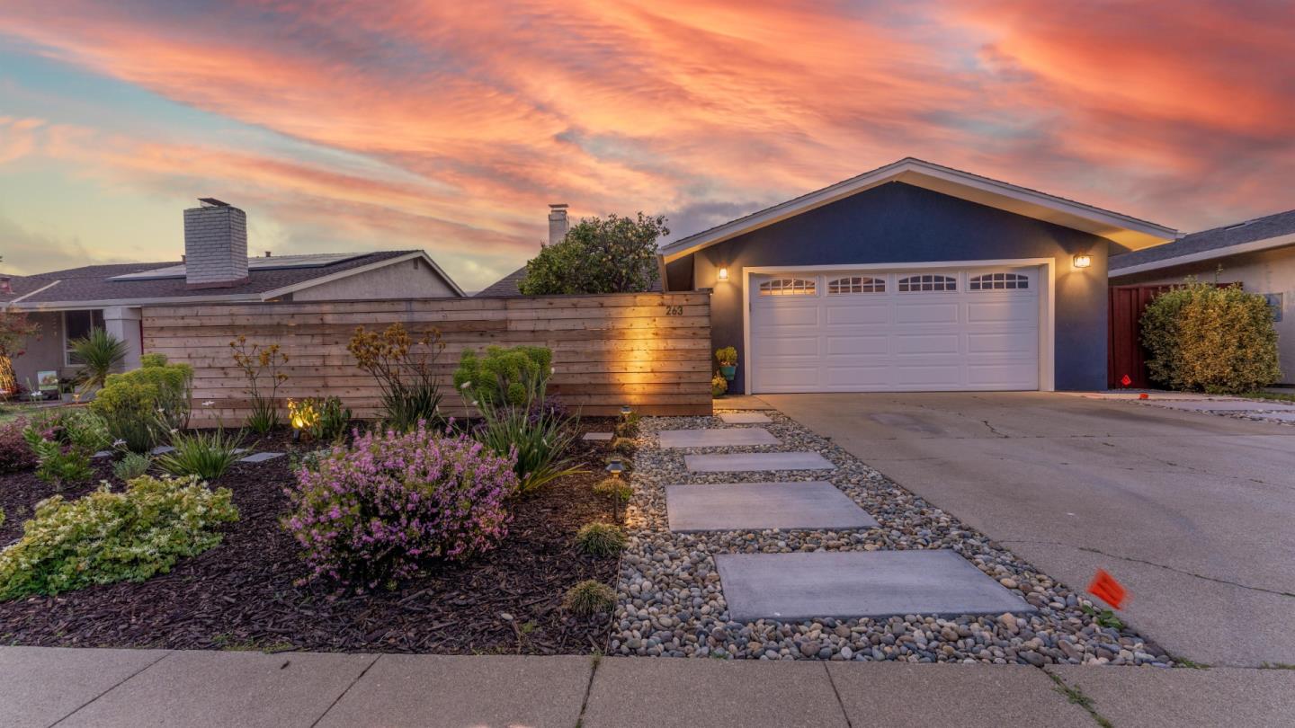 Neighborhood Neighborhood-23