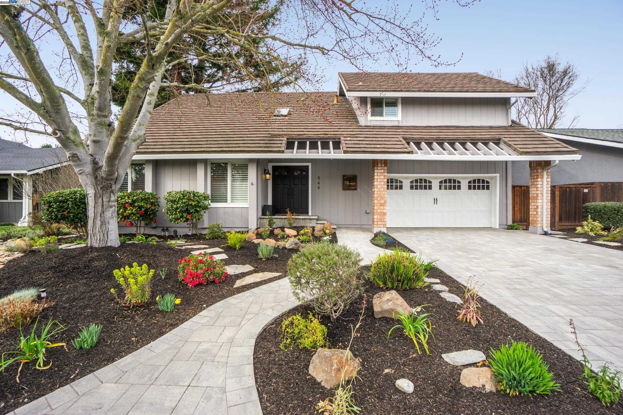 Neighborhood Neighborhood-20