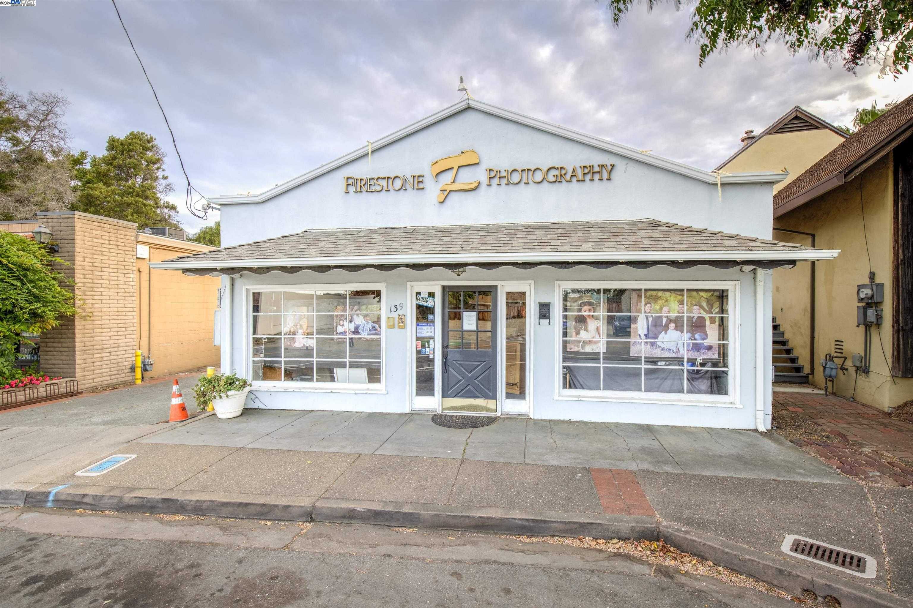 Neighborhood Neighborhood-15