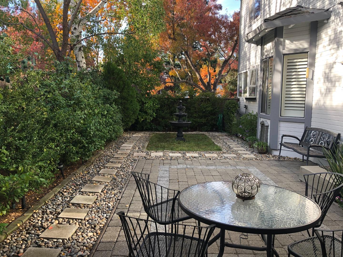 Neighborhood Neighborhood-5