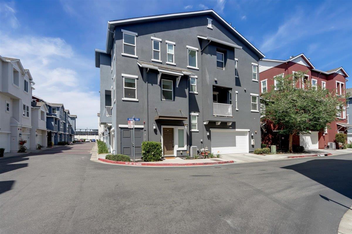 Neighborhood Neighborhood-54