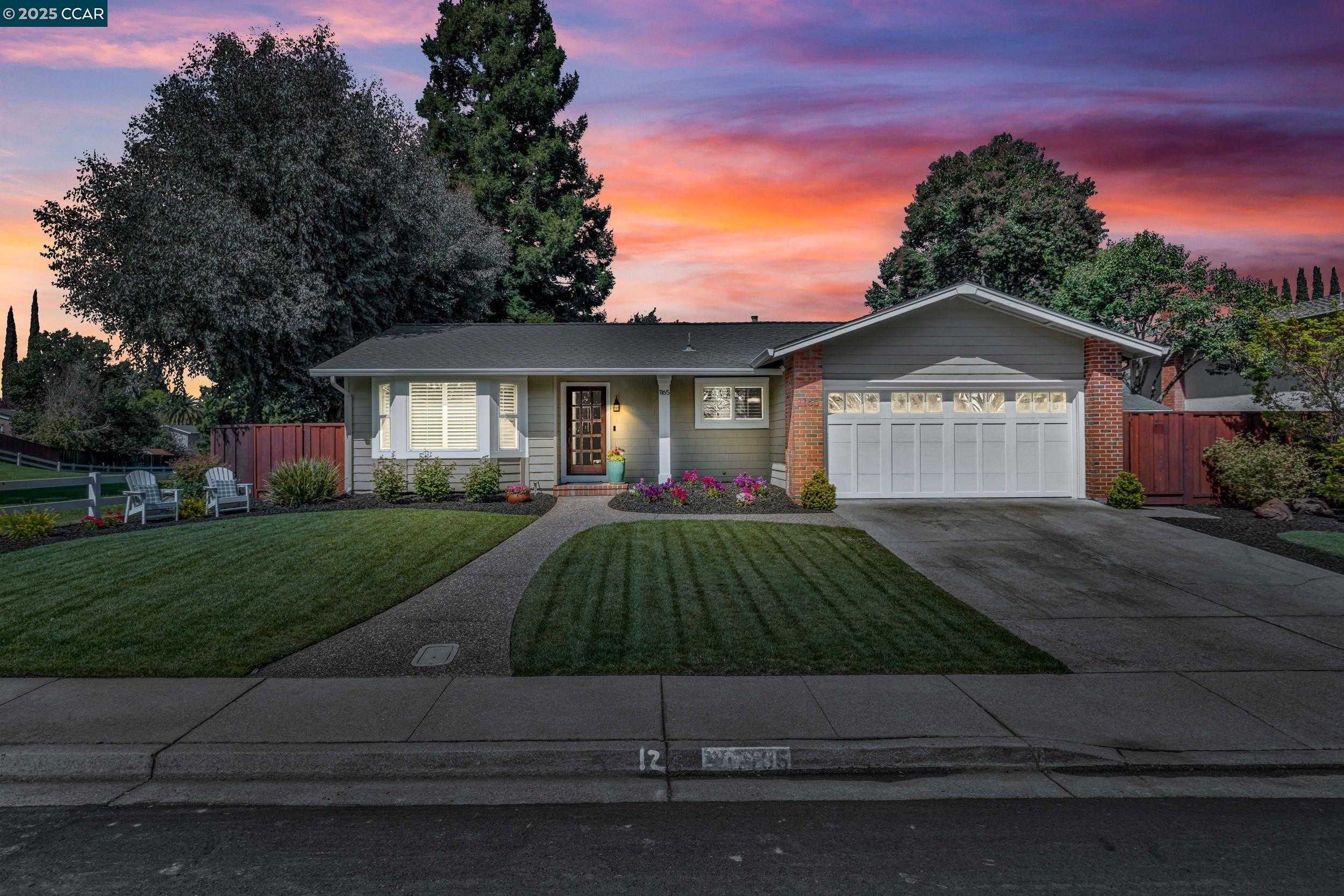 Neighborhood Neighborhood-10