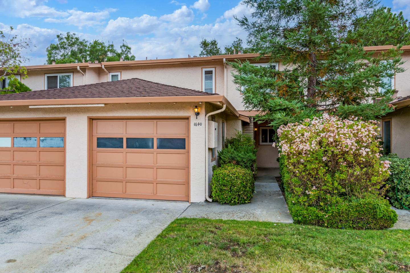 Neighborhood Neighborhood-3