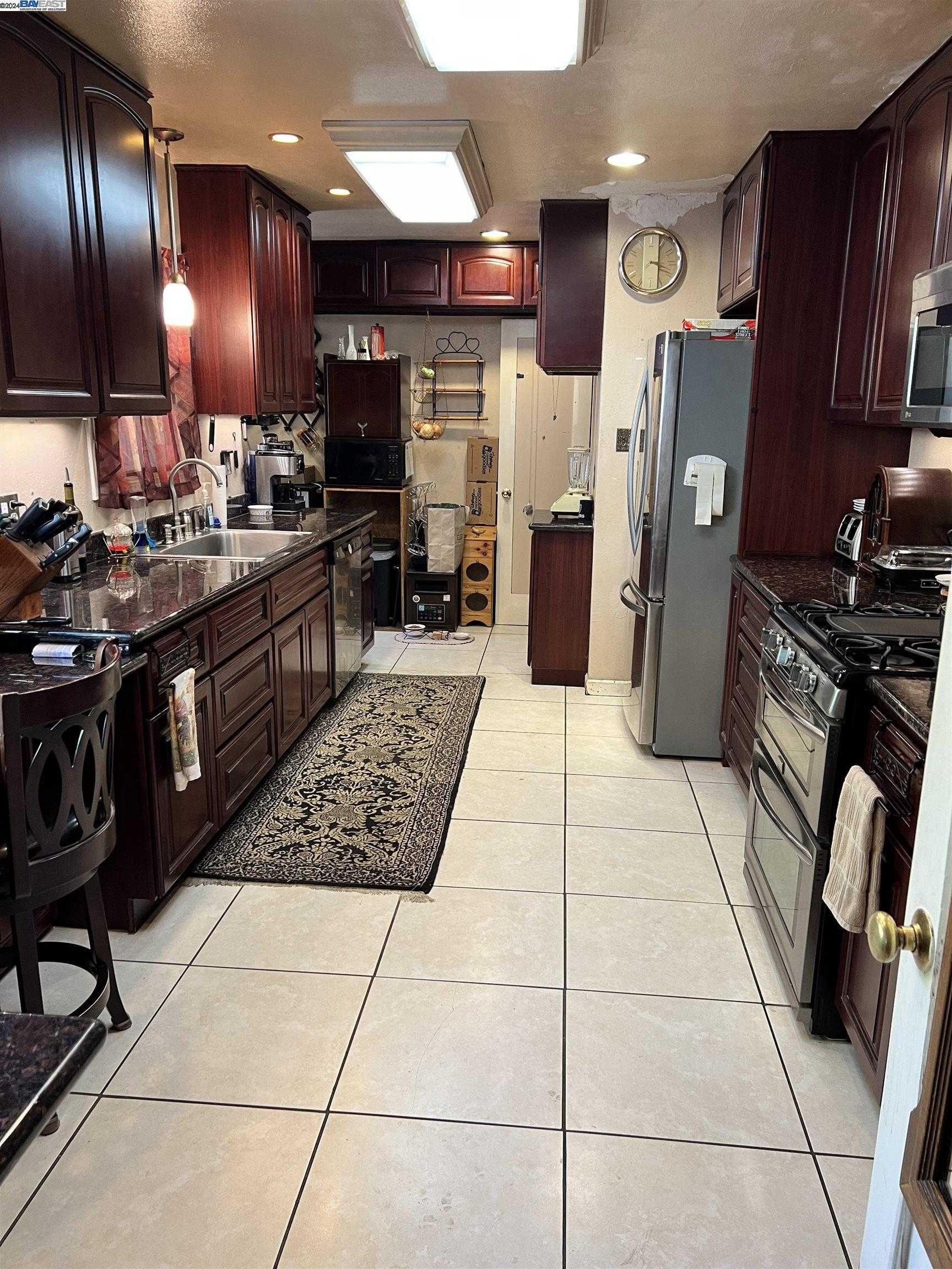 Neighborhood Neighborhood-8