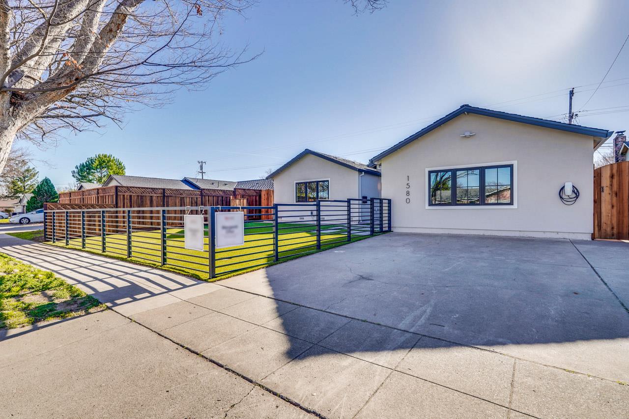 Neighborhood Neighborhood-25