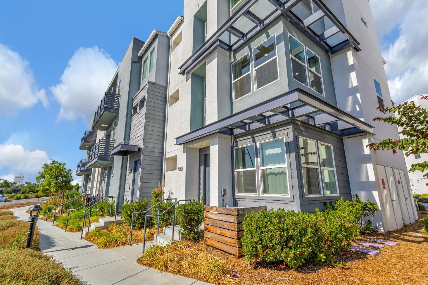 Neighborhood Neighborhood-171