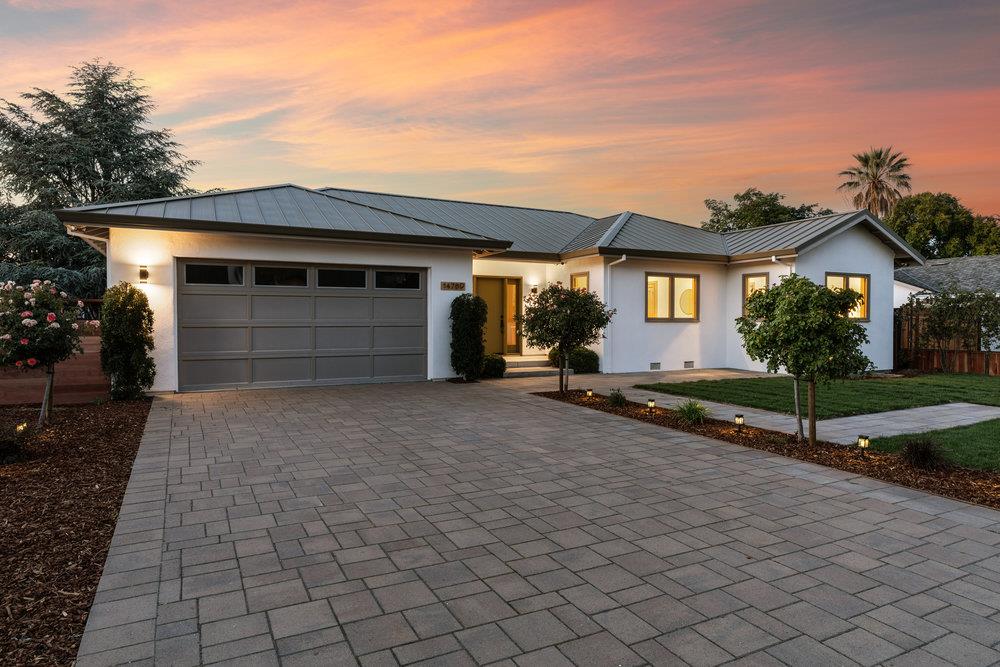 Neighborhood Neighborhood-40