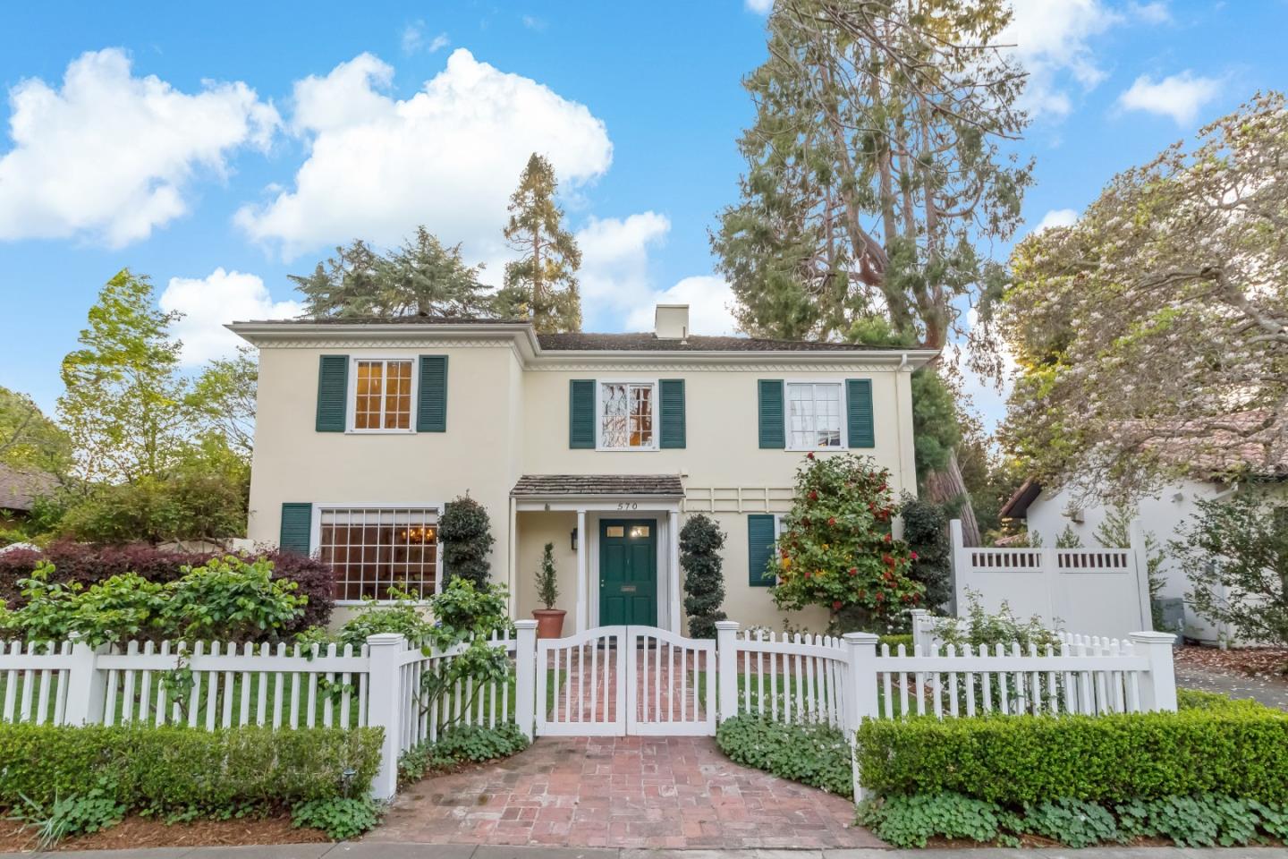 Neighborhood Neighborhood-30