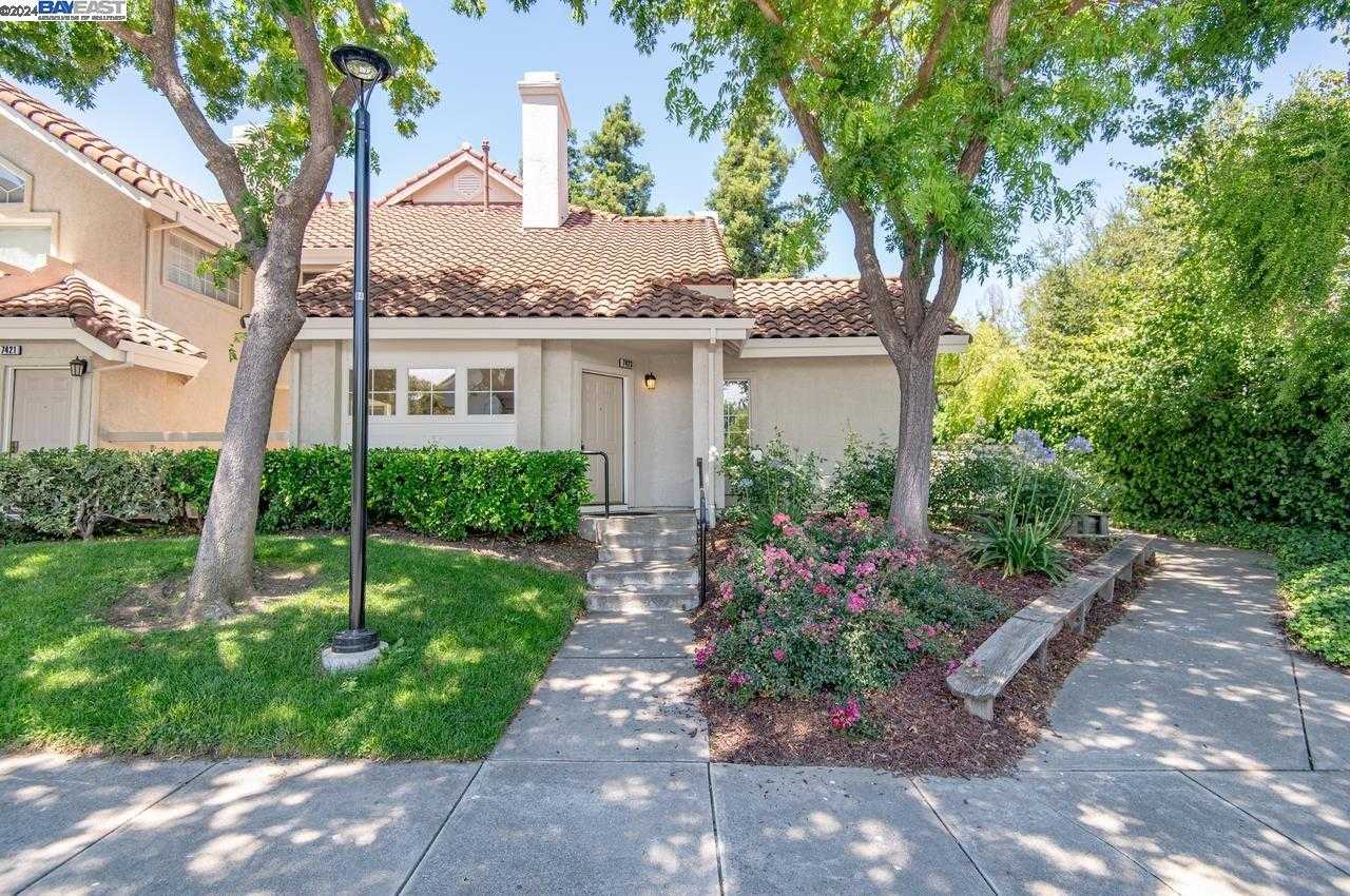 Neighborhood Neighborhood-3