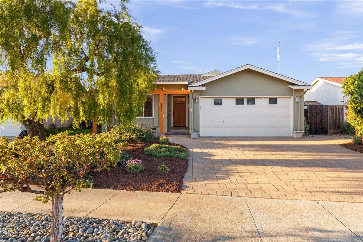 Neighborhood Neighborhood-23