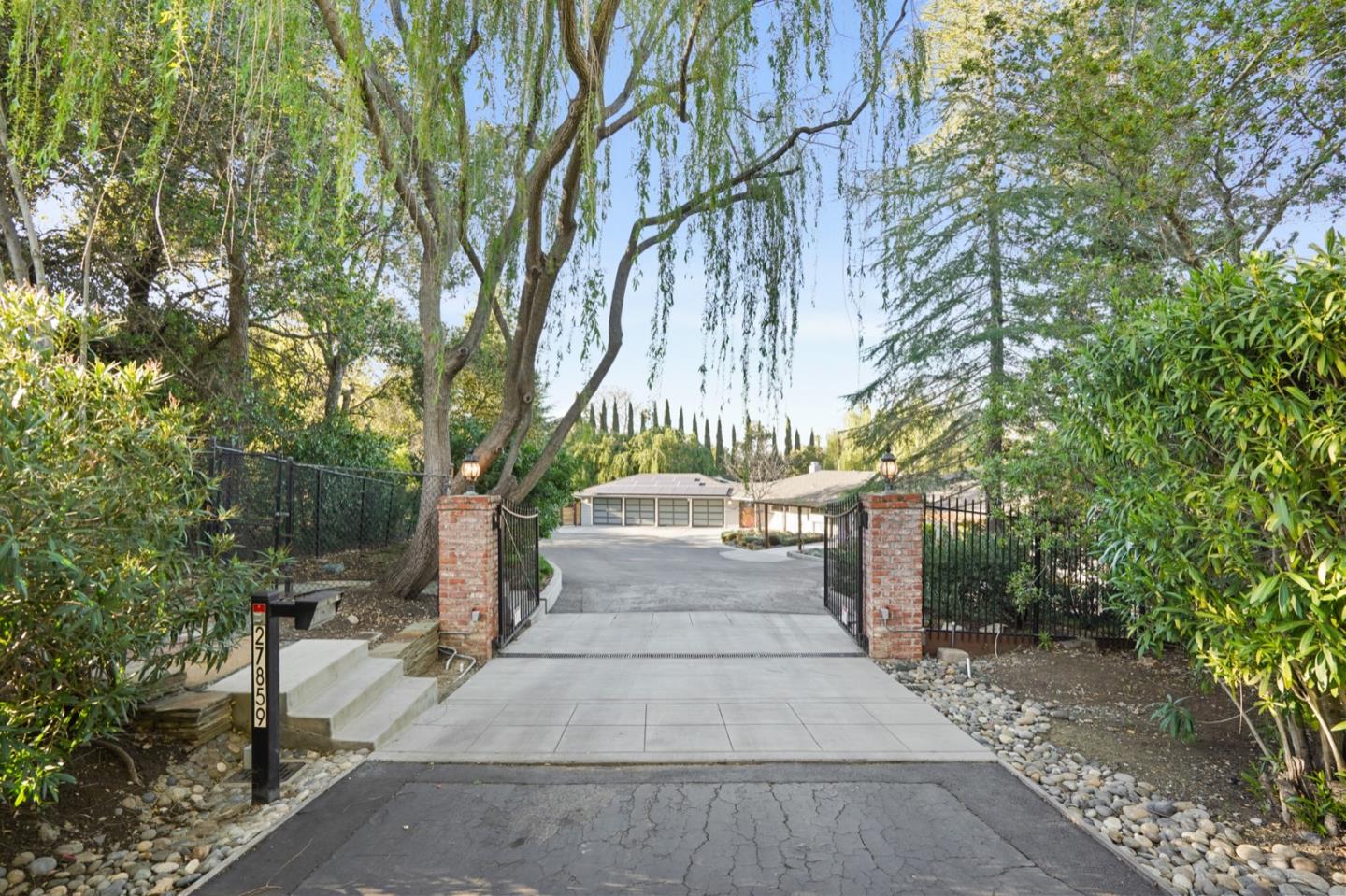 Neighborhood Neighborhood-102