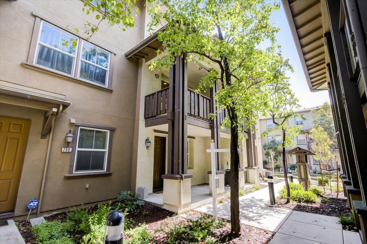 Neighborhood Neighborhood-56