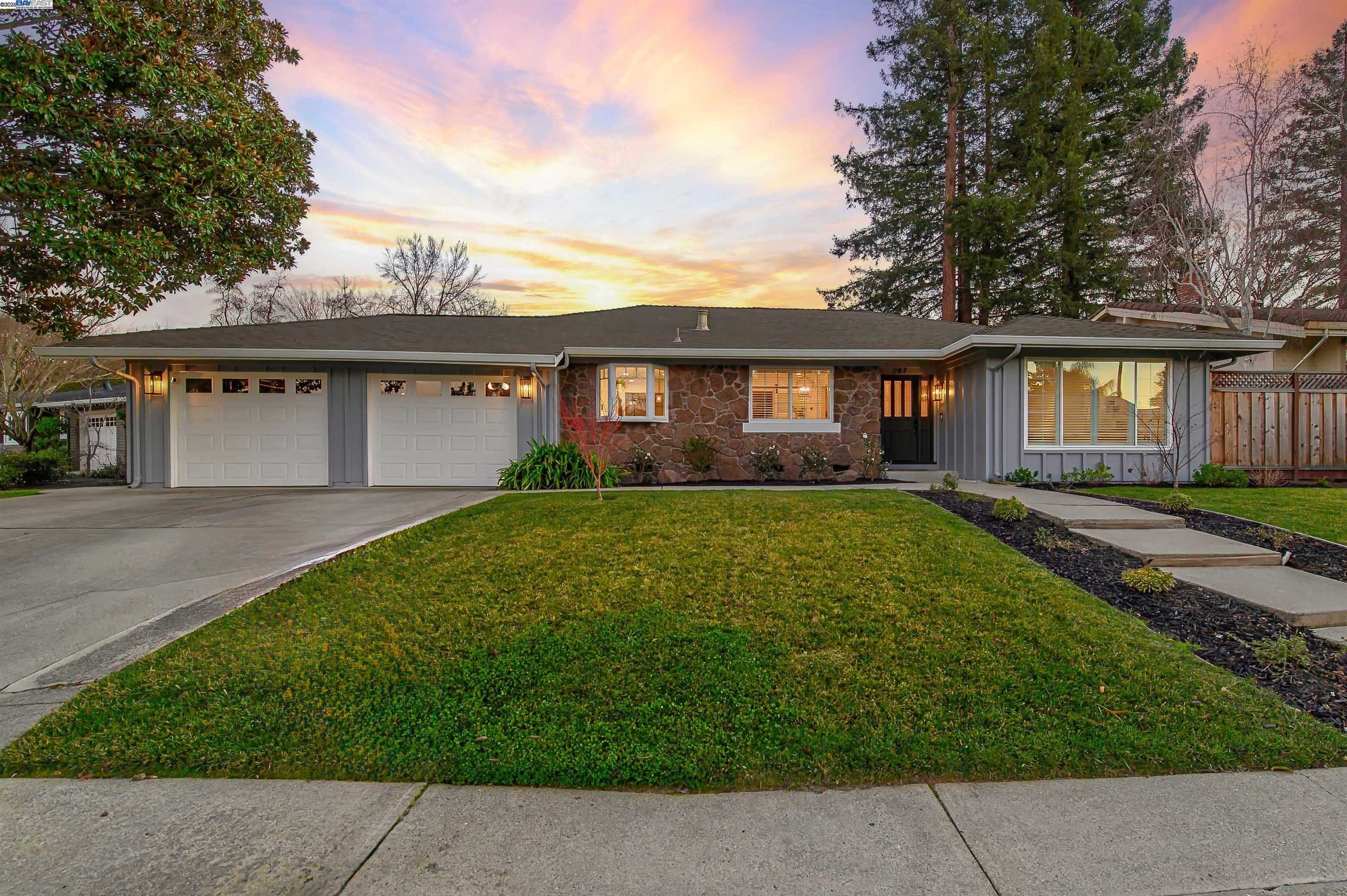 Neighborhood Neighborhood-18