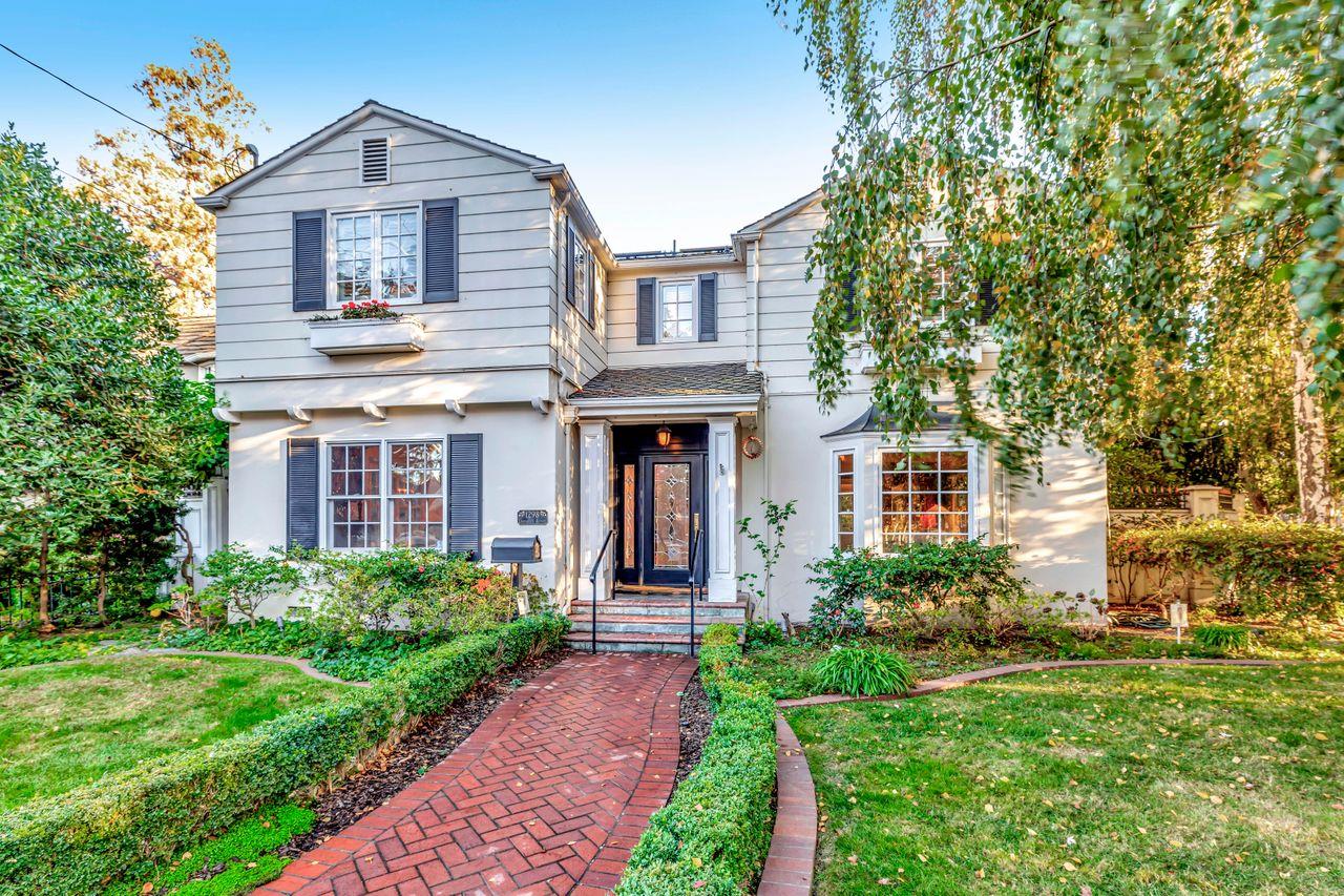 Neighborhood Neighborhood-22