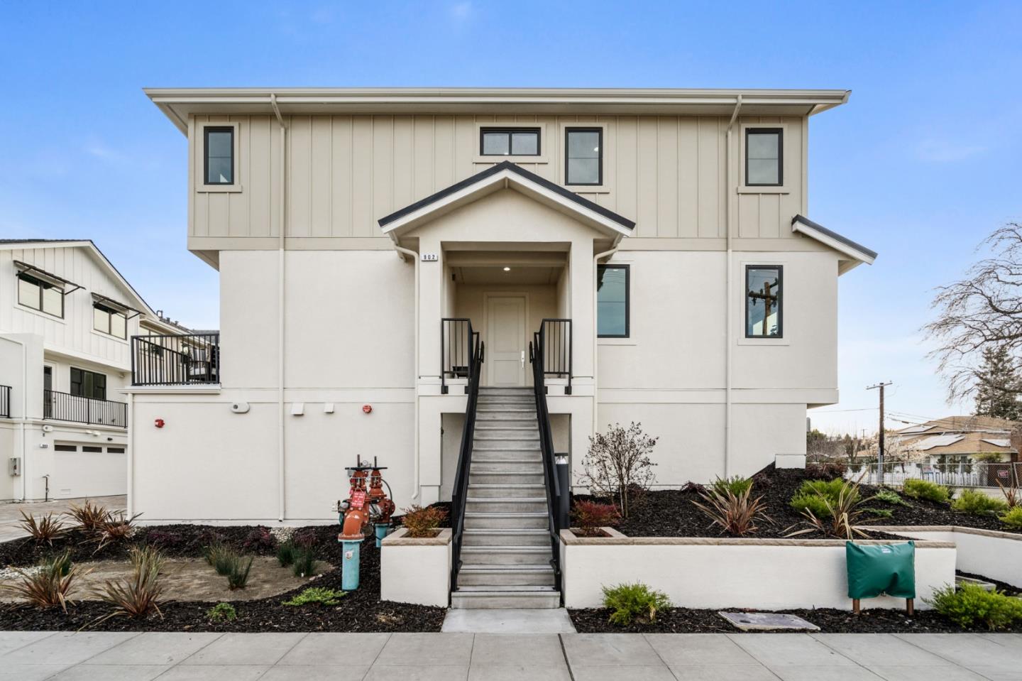 Neighborhood Neighborhood-32