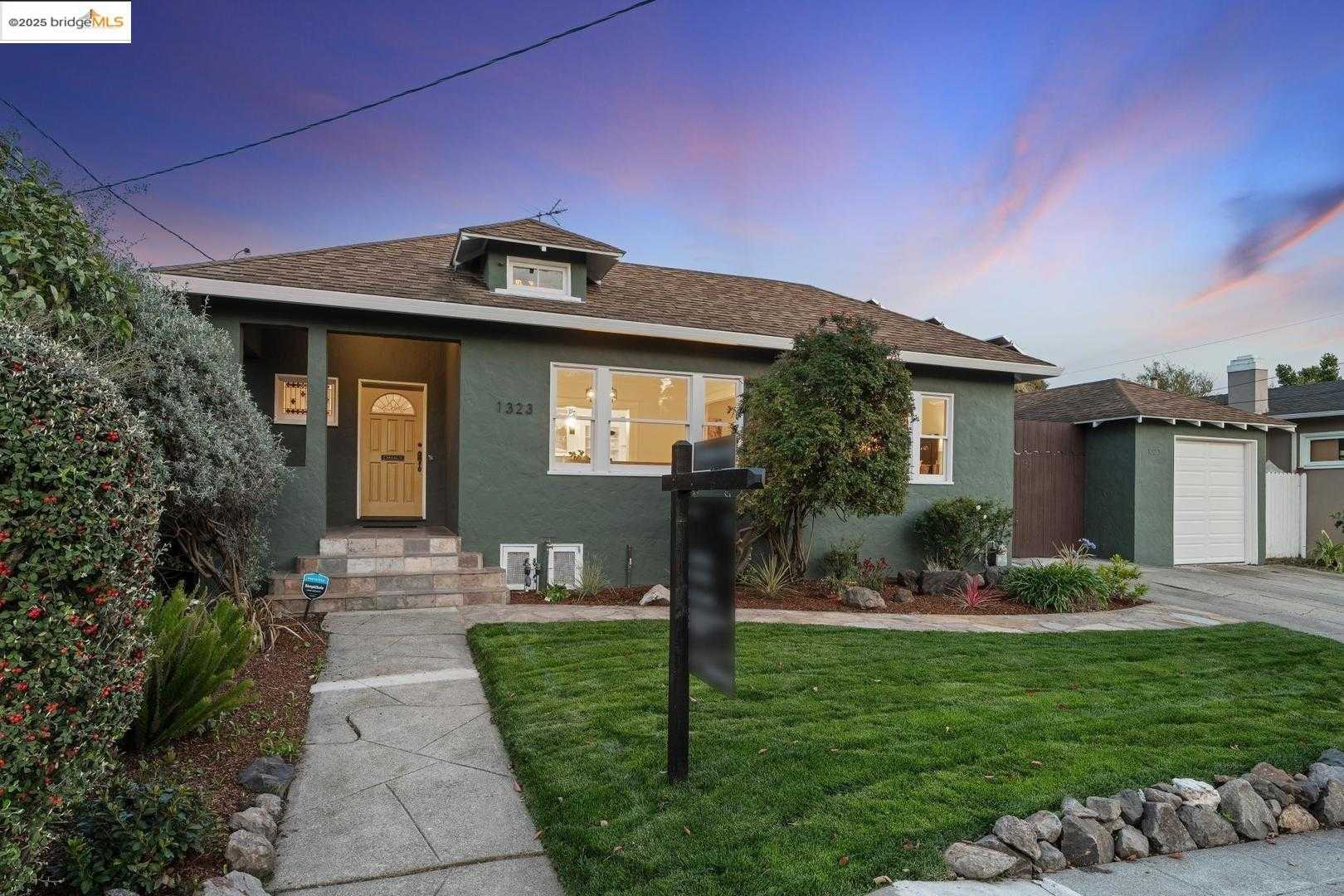 Neighborhood Neighborhood-4