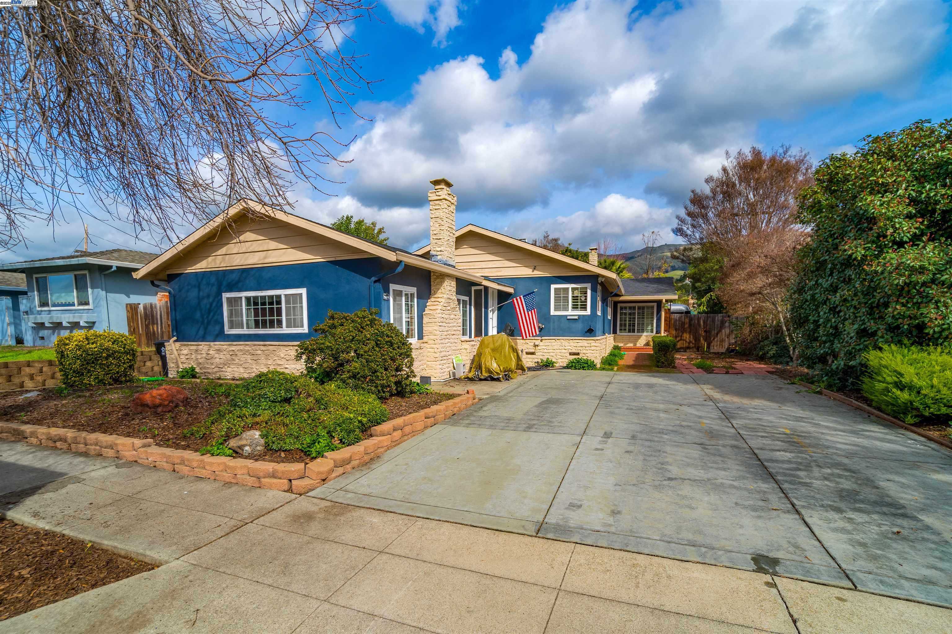 Neighborhood Neighborhood-4