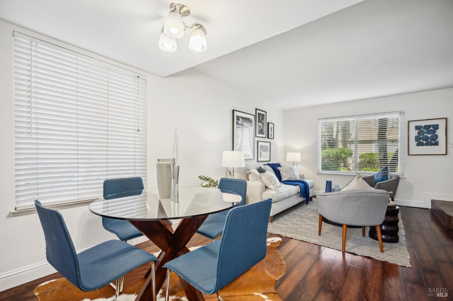 Neighborhood Neighborhood-4