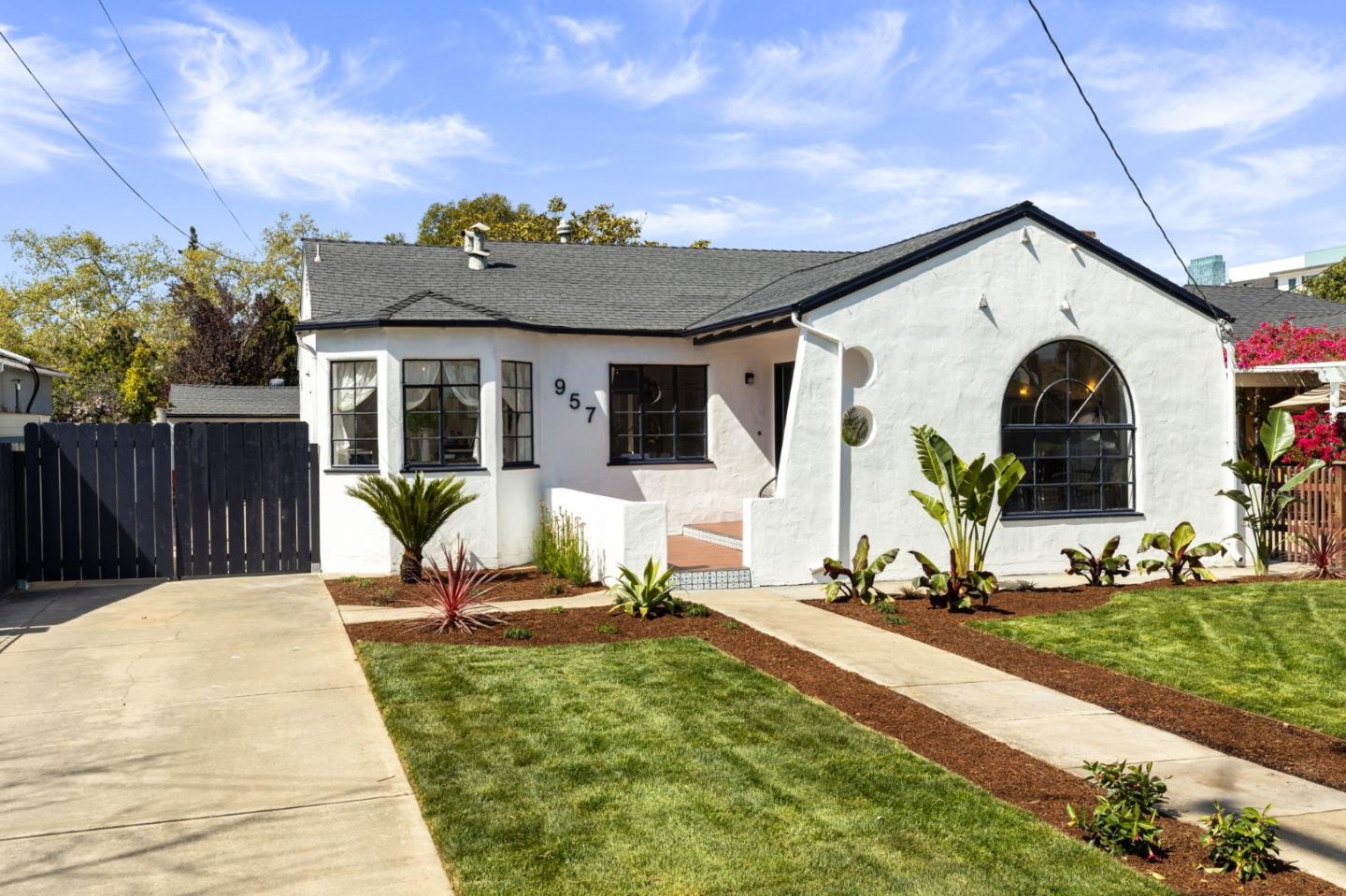 Neighborhood Neighborhood-20