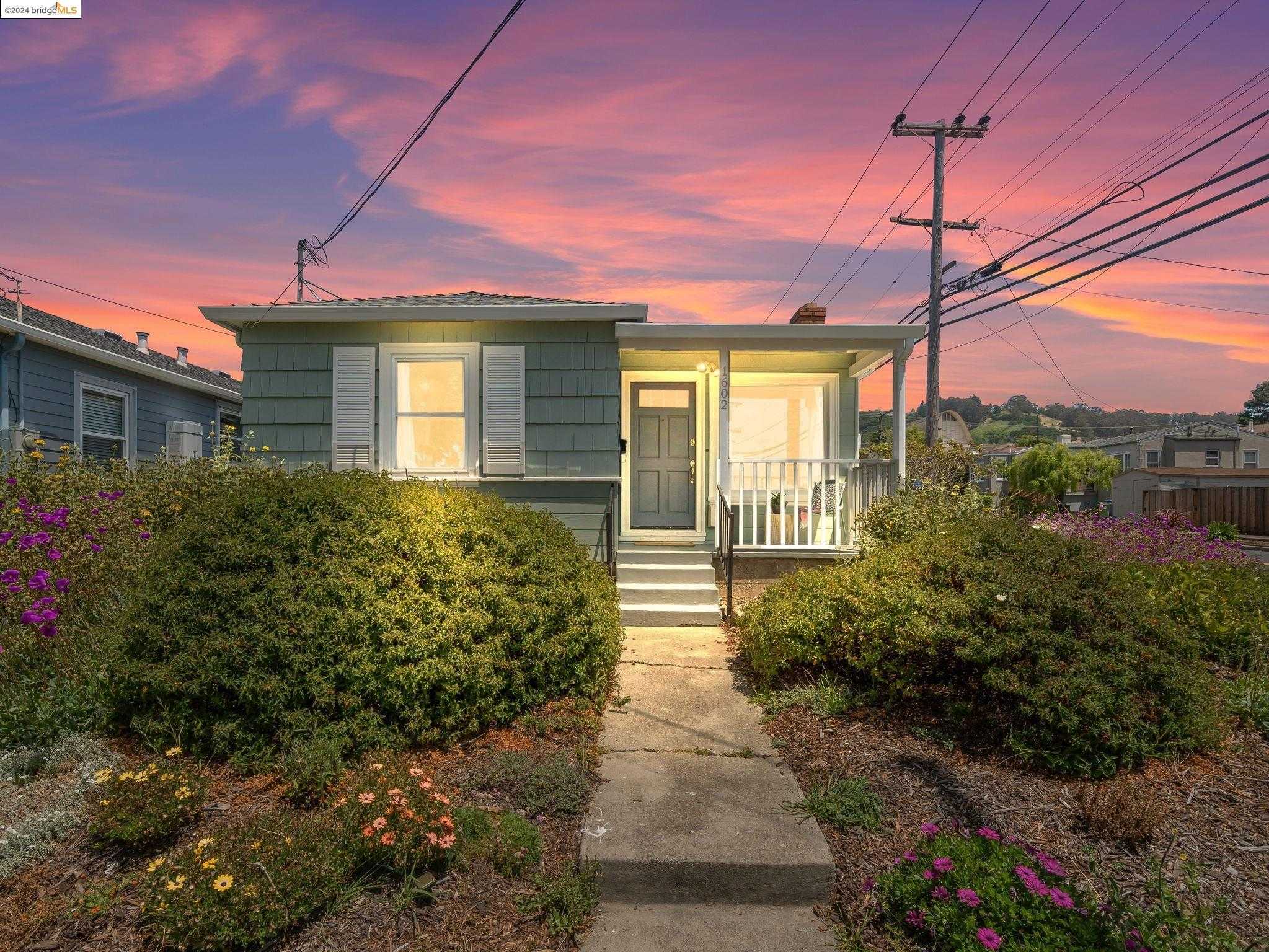 Neighborhood Neighborhood-8