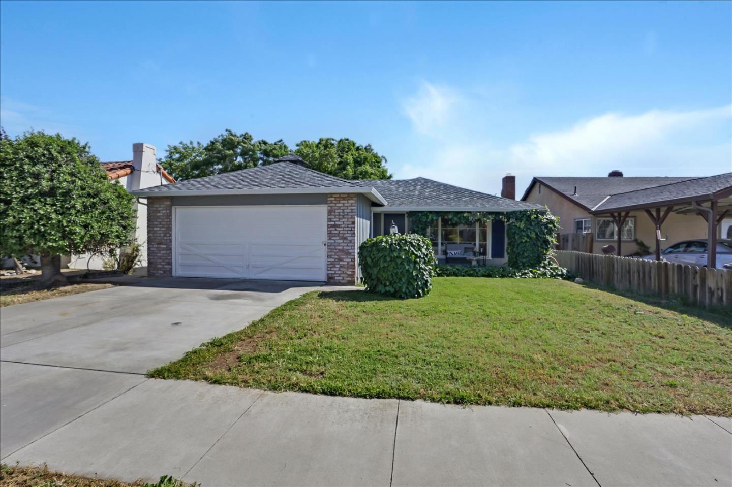 Neighborhood Neighborhood-20