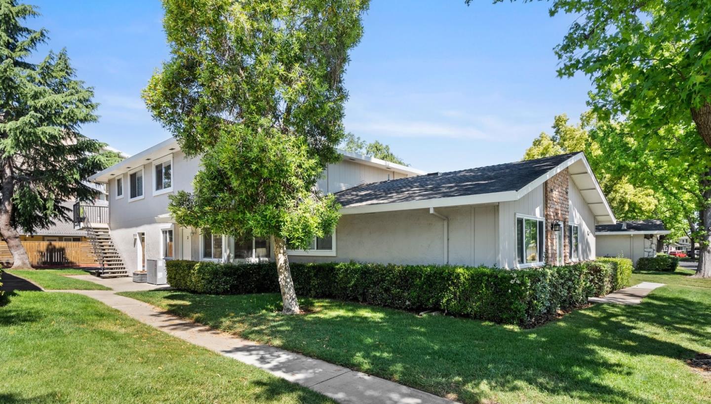 Neighborhood Neighborhood-10