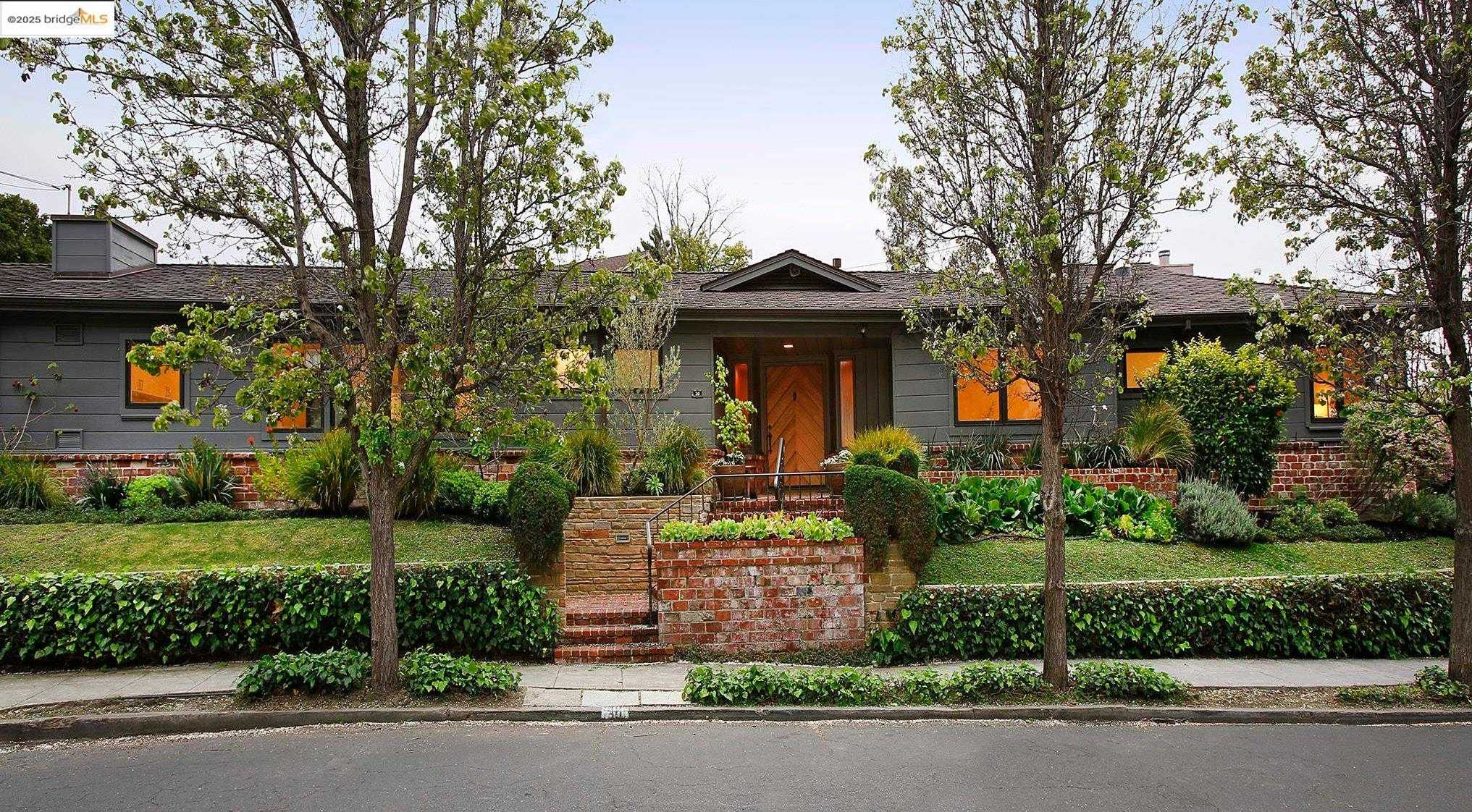 Neighborhood Neighborhood-20