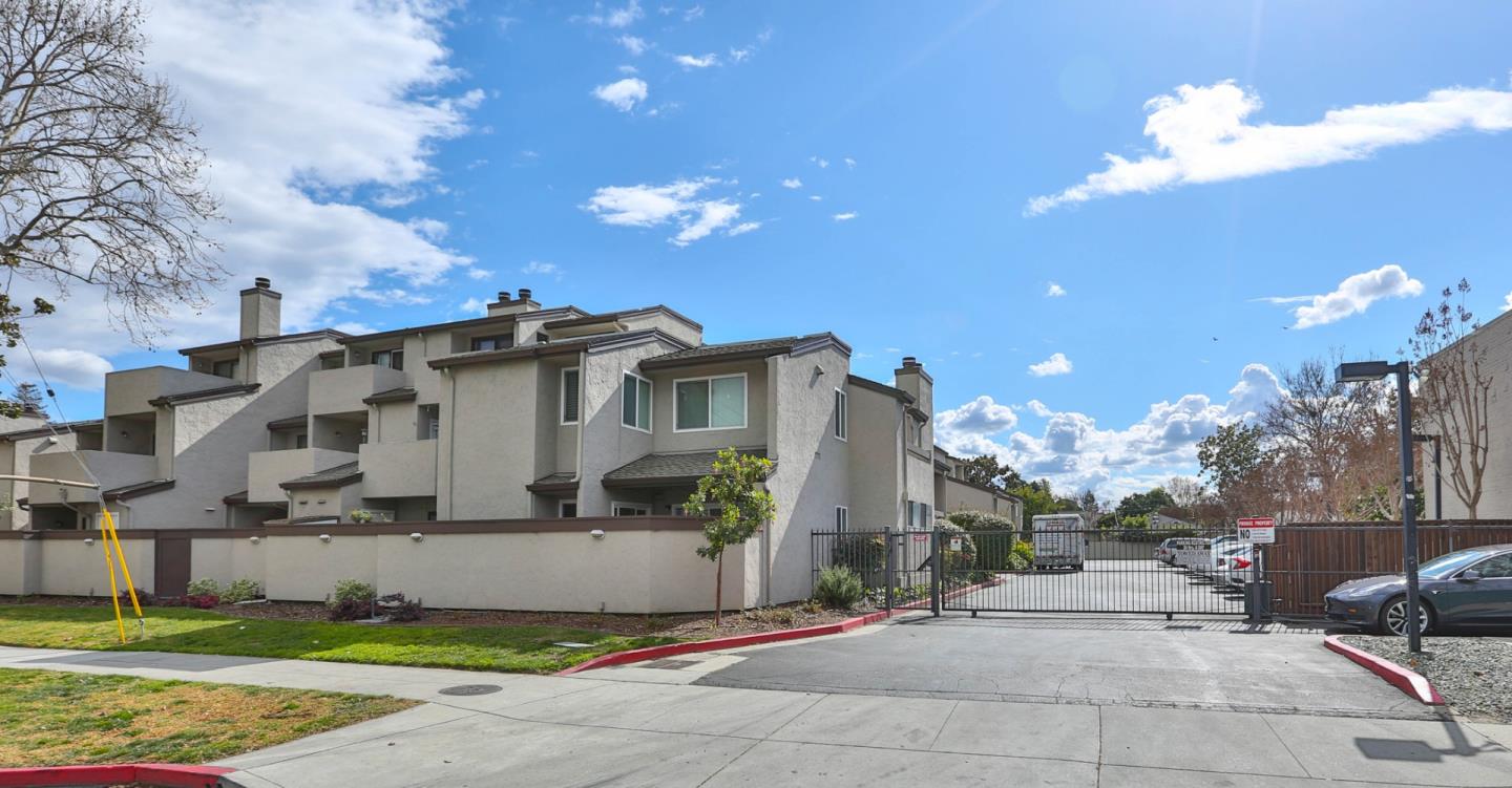 Neighborhood Neighborhood-4